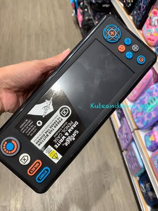 กล่องดินสอ กดปุ่ม Smiggle LCD Pencil Case- ม่วง/ดำ