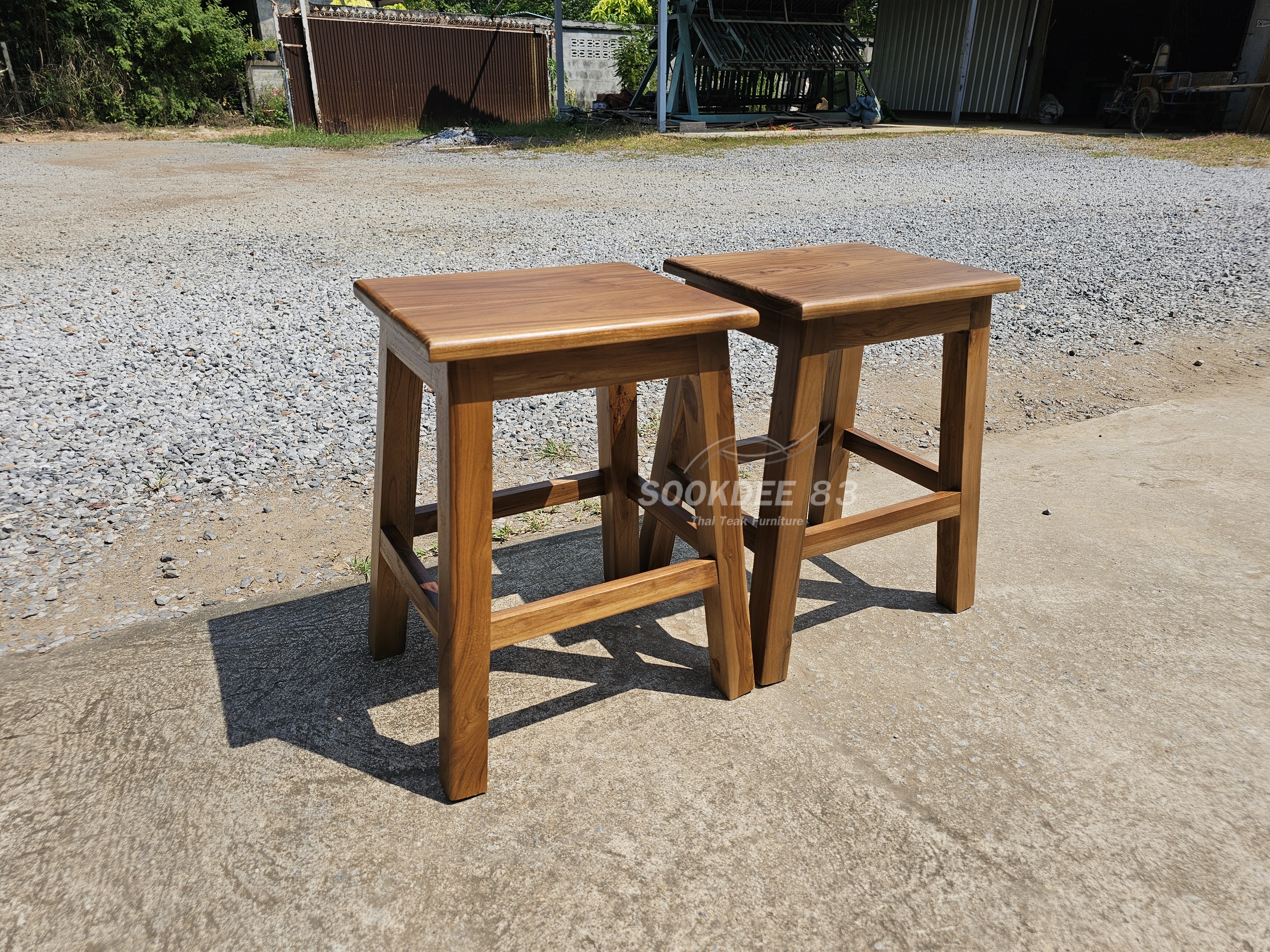 เก้าอี้มินิมอลขาเอ