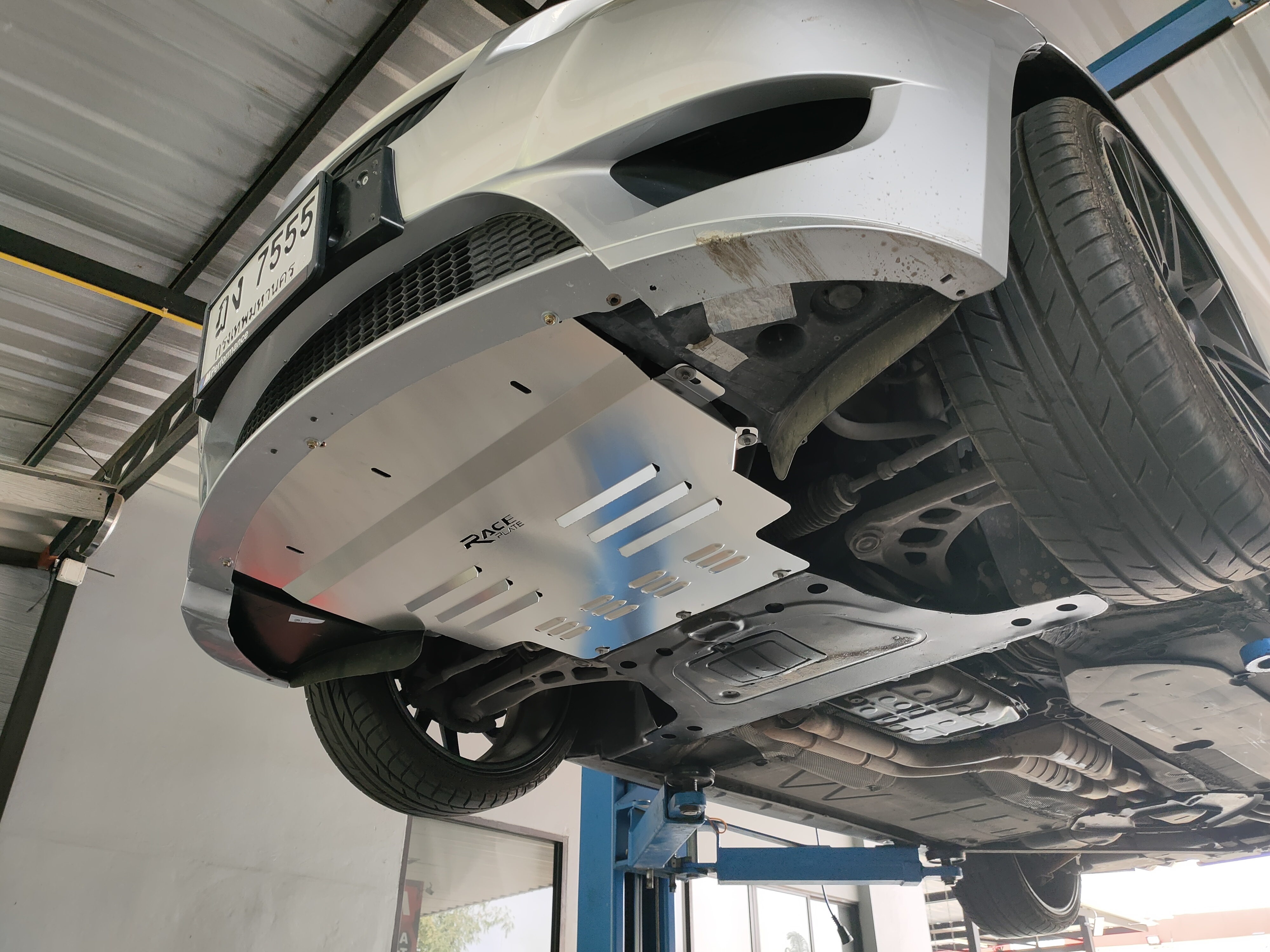 แผ่นปิดใต้ห้องเครื่องอลูมิเนียม BMW Z4 E85 Raceplate_Undertray