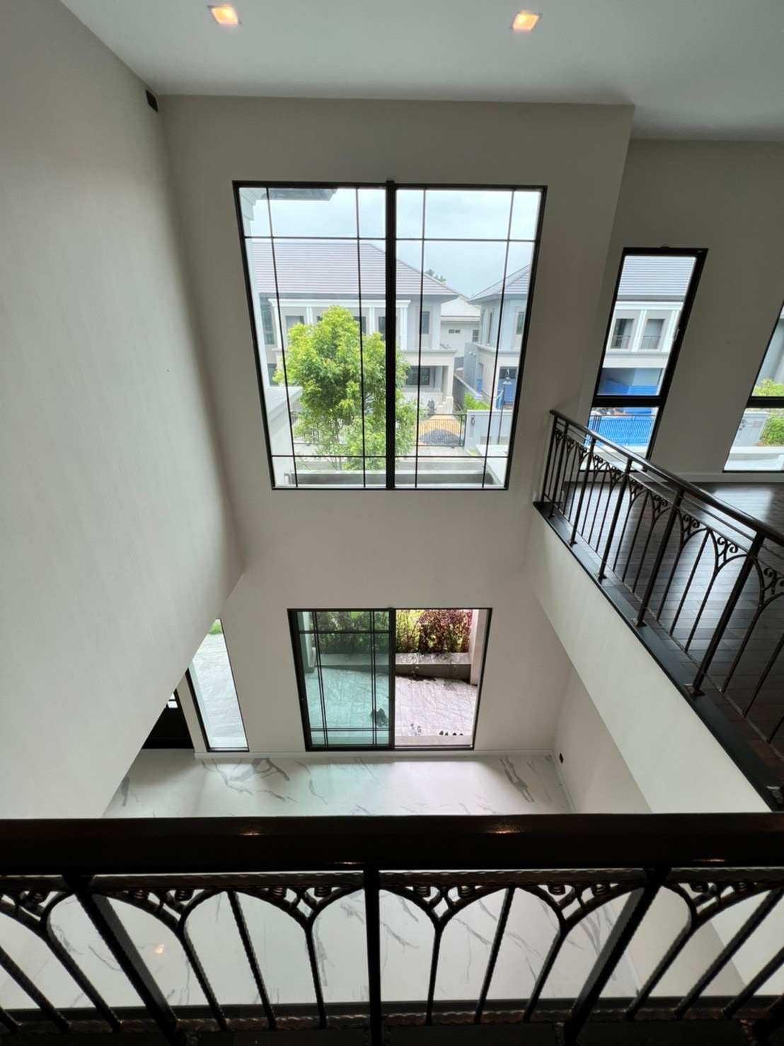 ขาย บ้านใหม่ แบบ BARE SHELL ไม่เคยเข้าอยู่ โครงการ Grand Bangkok Boulevard บางนา-อ่อนนุช