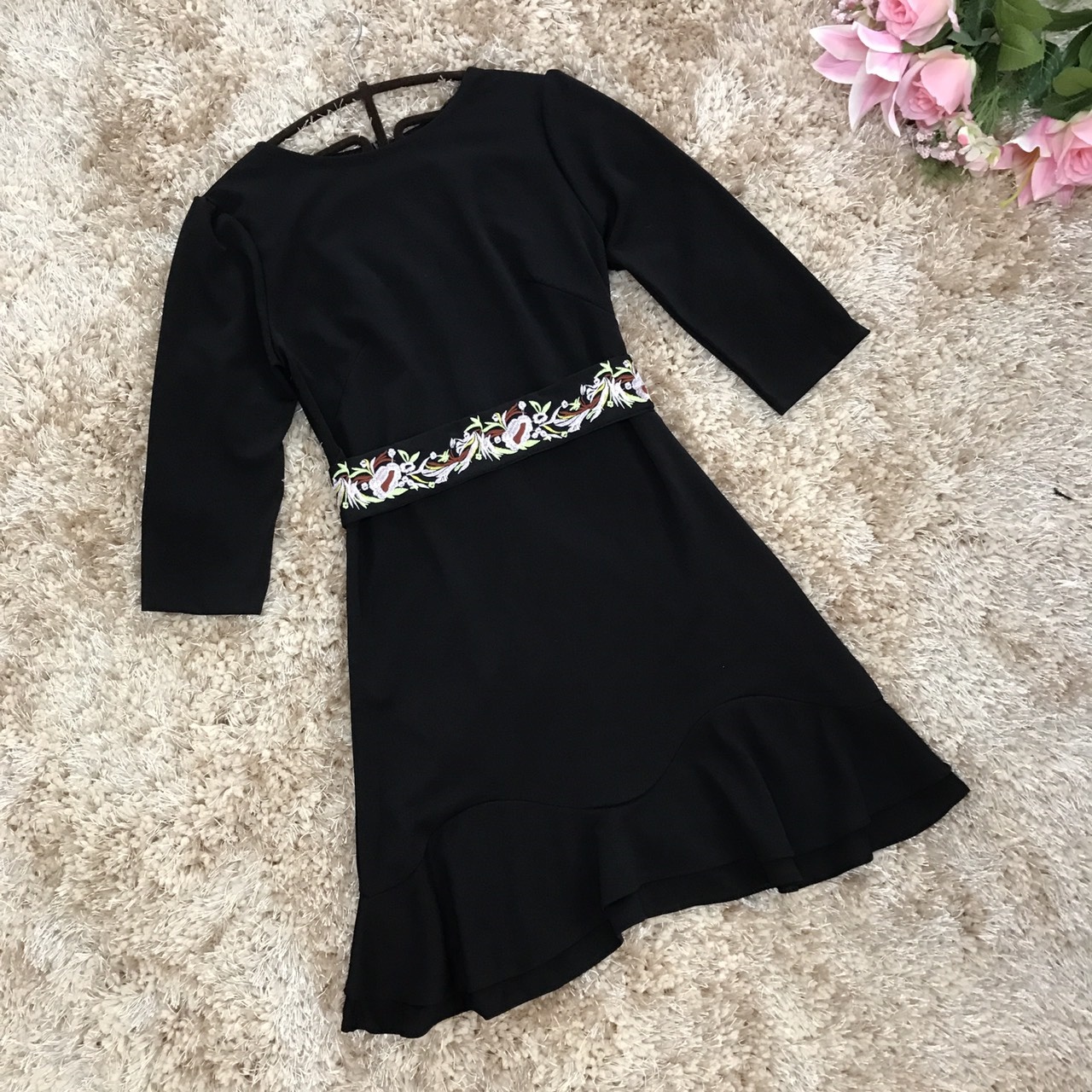 ชุดเดรสสีดำ แขนยาวสามส่วน ส่งฟรี ems