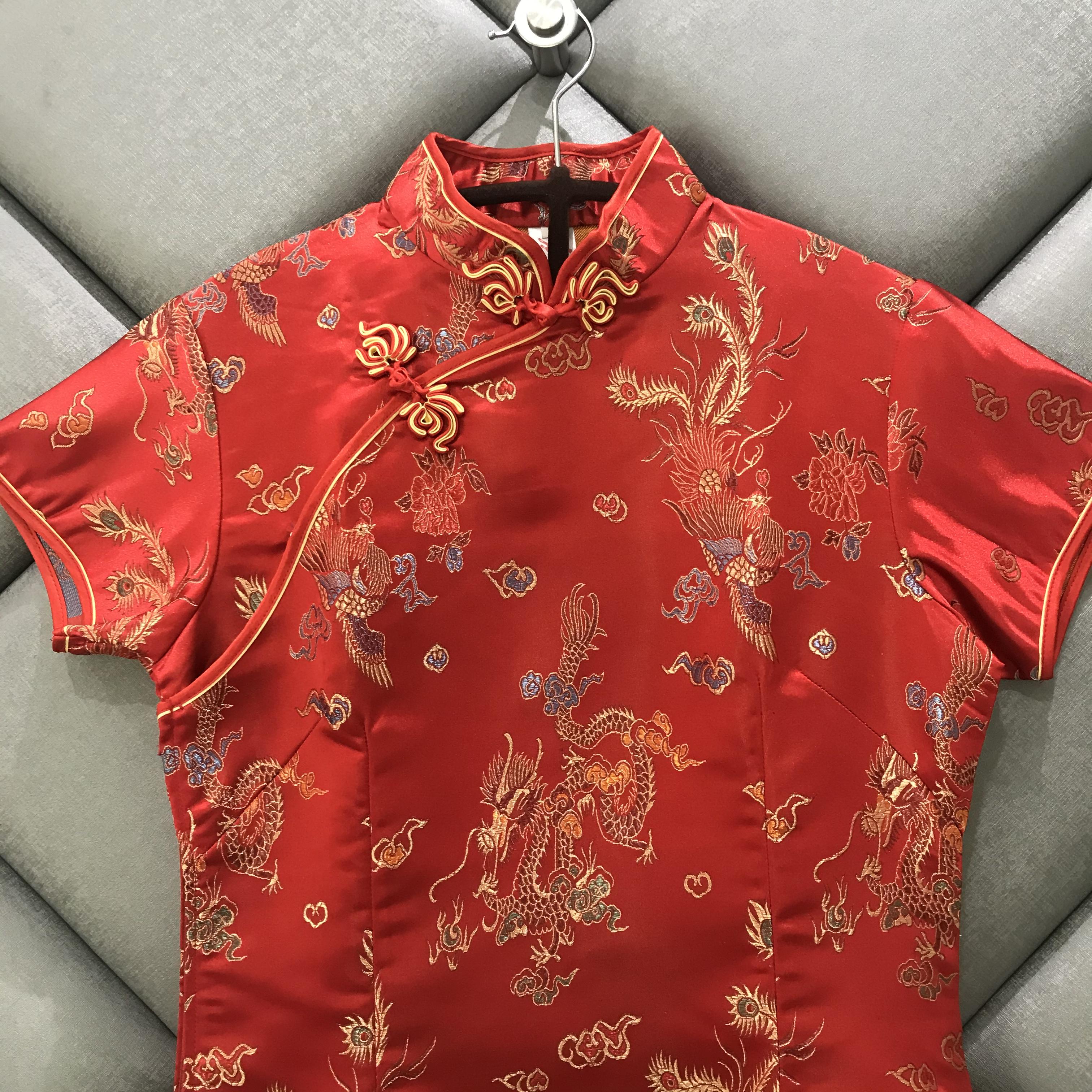 กี่เพ้ายาวสีแดง ทอลายมังกรและนกฟีนิกซ์ ส่งฟรี ems