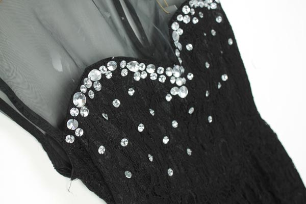 ชุดเดรส ผ้าลูกไม้อย่างดี ช่วงไหล่ผ้าไหมแก้ว หน้าอกประดับคริสตรัล มี 2 สี ส่งฟรี ems