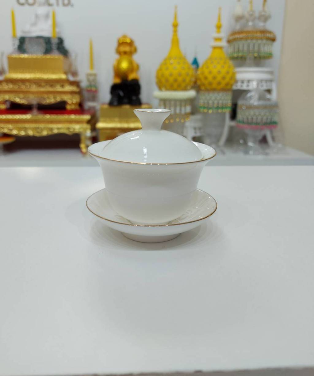 แก้วน้ำชาขาวขอบทอง (ราคาต่อ1ชุด แก้ว+ฝาปิด+จานรอง)
