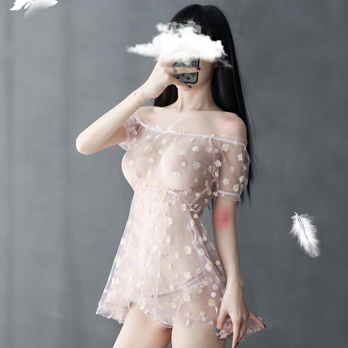 N824 ชุดนอนเซ็กซี่ ชุดนอนอีโรติกเป็นผ้าซีทรูลายดอกเดซี่สวมใส่แบบชุดปาดไหล่ ตัวชุดจั้มเอวแต่งแขนตุ๊กตามาพร้อมกางเกงในซีทรูลายดอกเดซี่เข้าชุดตามรูปถ่ายสินค้าจริง
