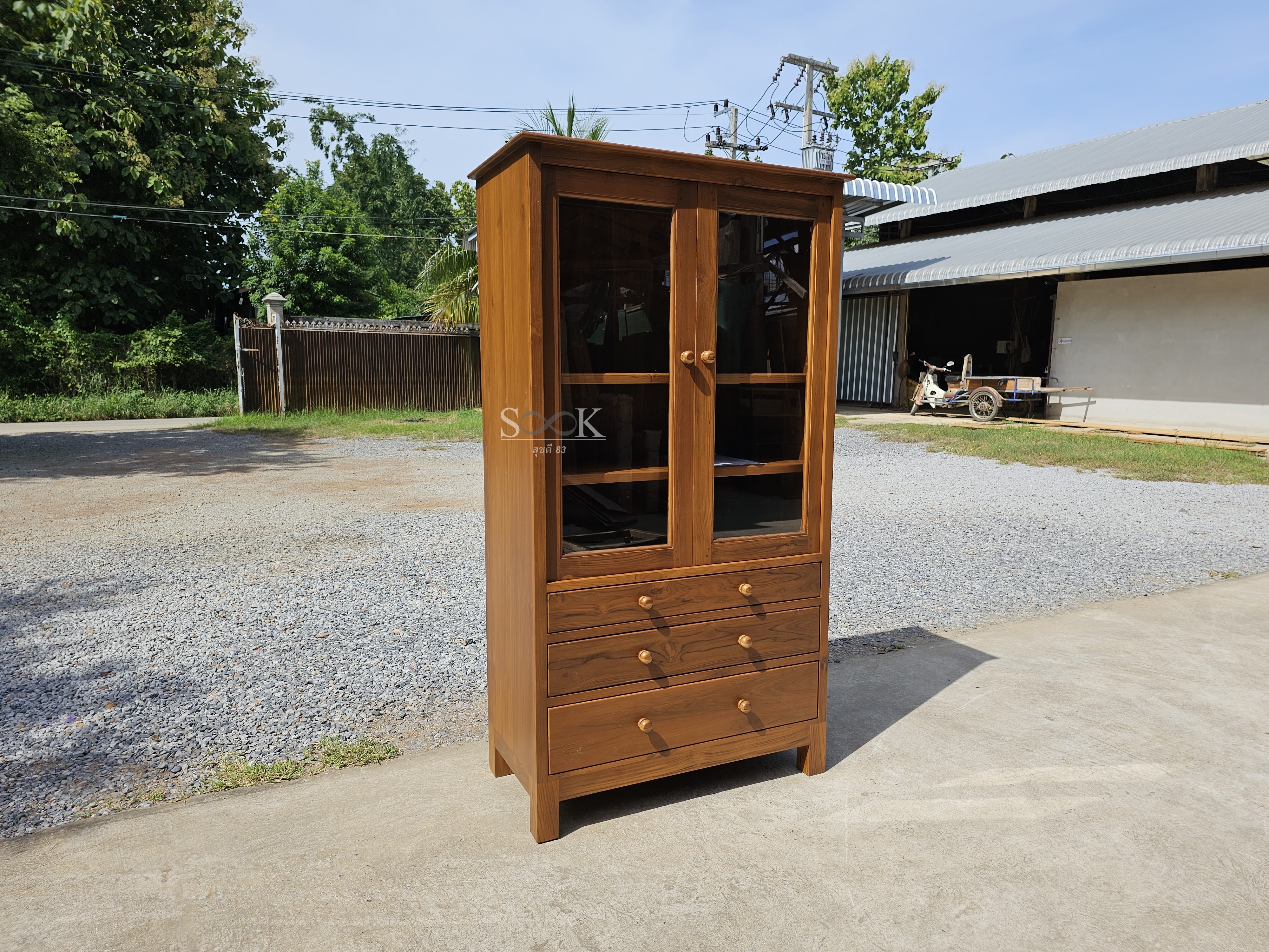 ตู้โชว์ 3 ลิ้นชักขาตรง