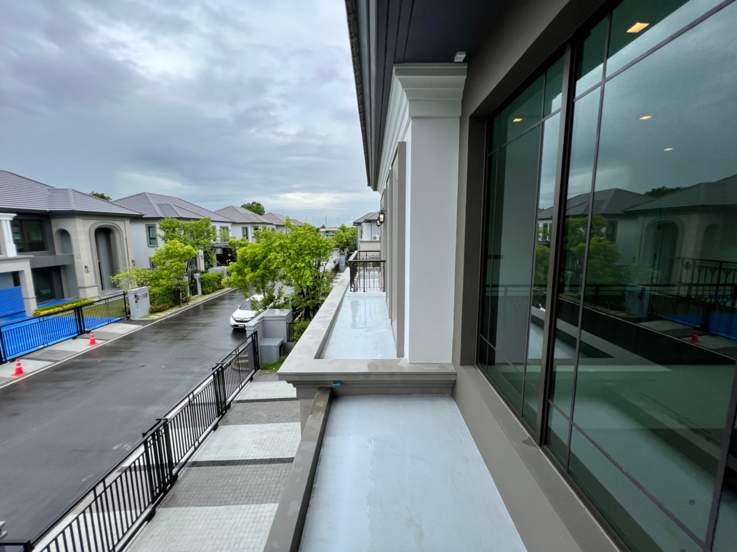 ขาย บ้านใหม่ แบบ BARE SHELL ไม่เคยเข้าอยู่ โครงการ Grand Bangkok Boulevard บางนา-อ่อนนุช