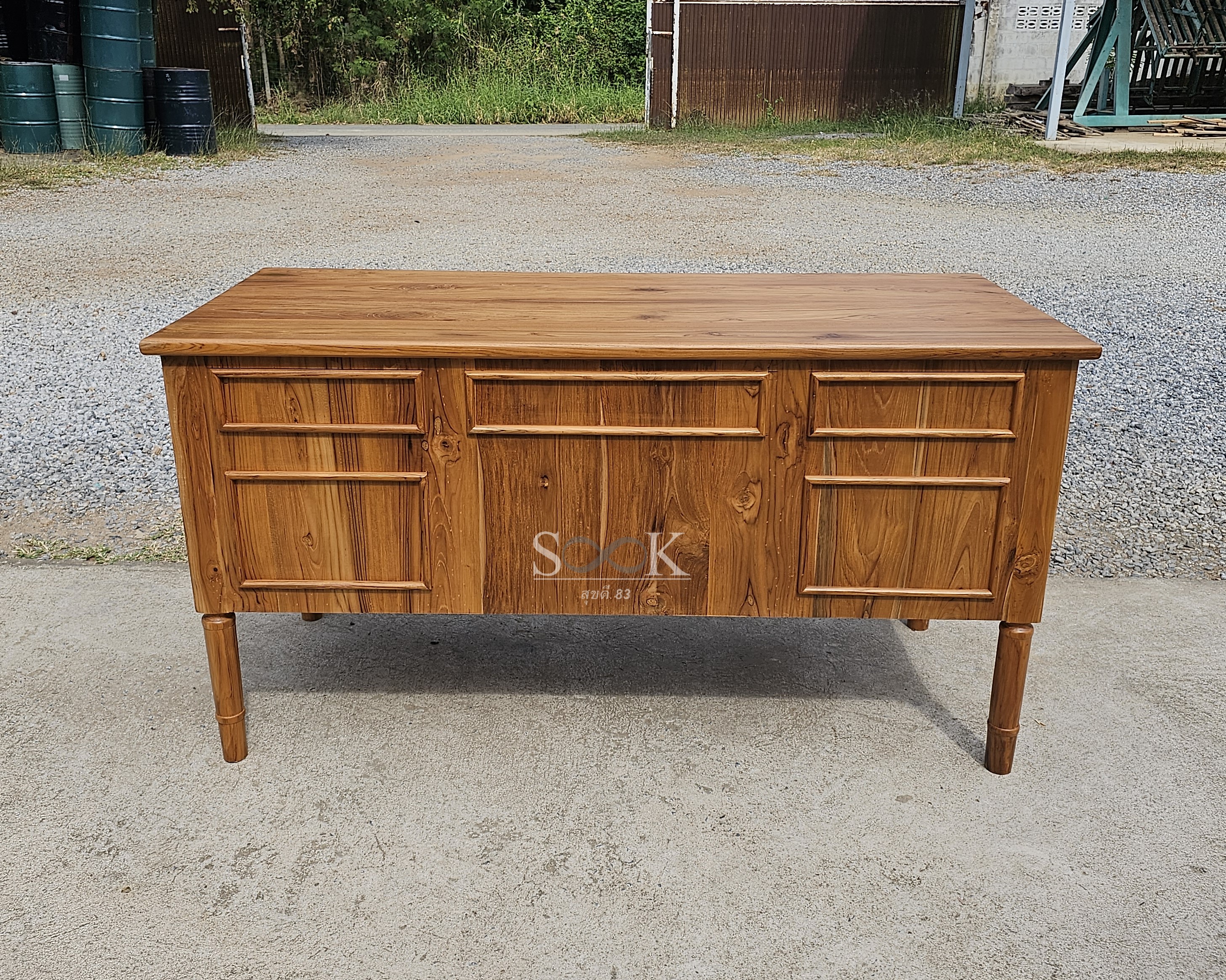 โต๊ะทำงานคลาสสิค