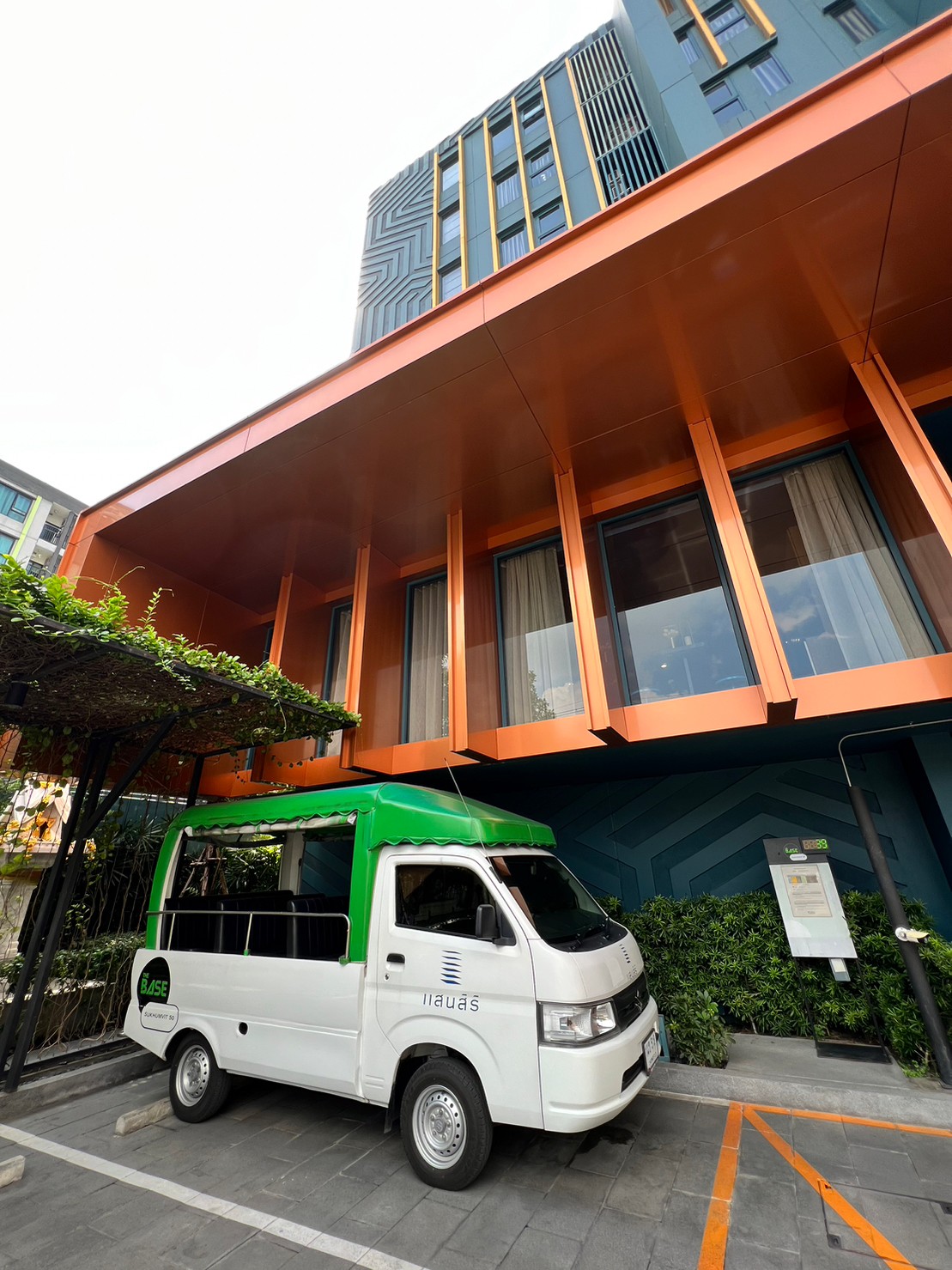 ขายเดอะ เบส สุขุมวิท 50 ขนาด 2 ห้องนอน บีทีเอส อ่อนนุช