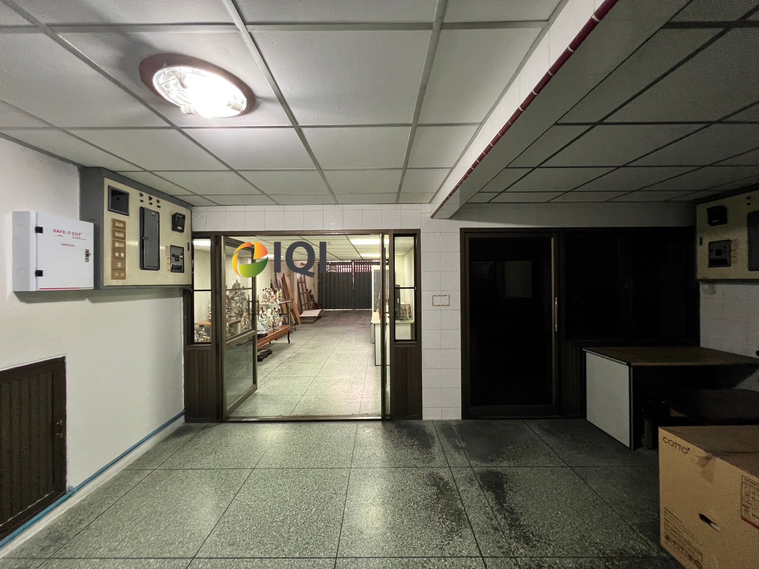 ขาย อาคารพาณิชย์ 4 ชั้นครึ่ง เลียบคลองผดุงกรุงเกษม