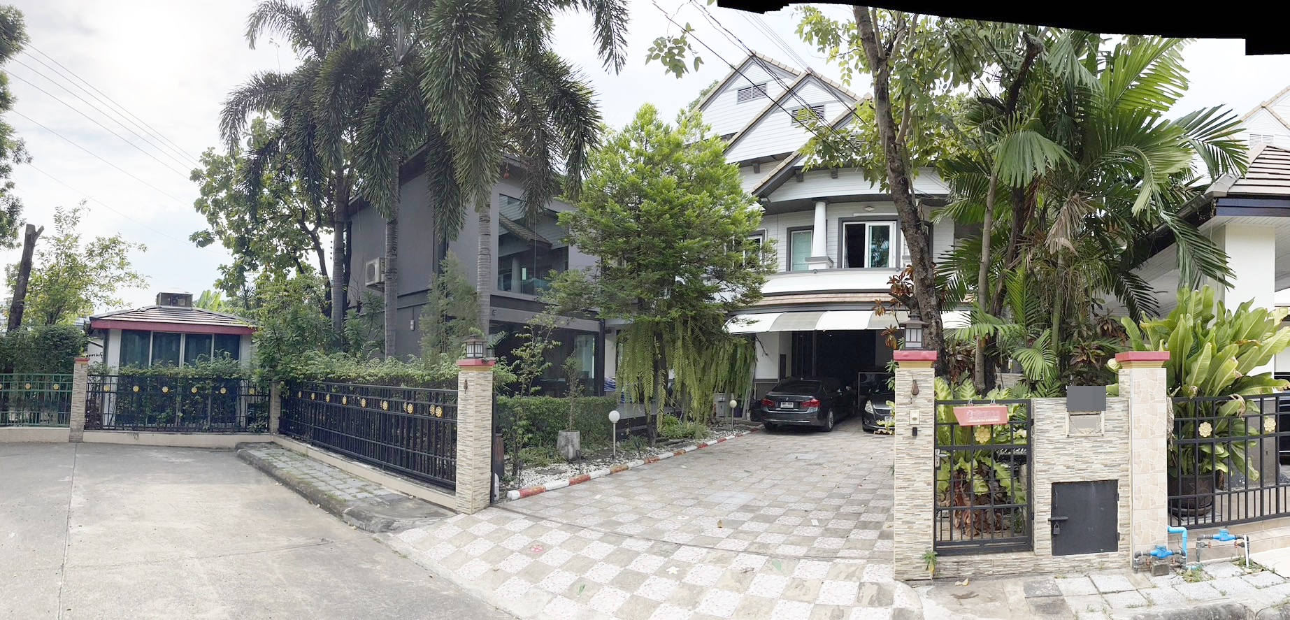 ขายบ้านเดี่ยว 2 ชั้น 3 อาคารบนพื้นที่เดียวกัน บ้านพัฒนาการ ถนนพัฒนาการ 30 หลังบ้านติดคลอง