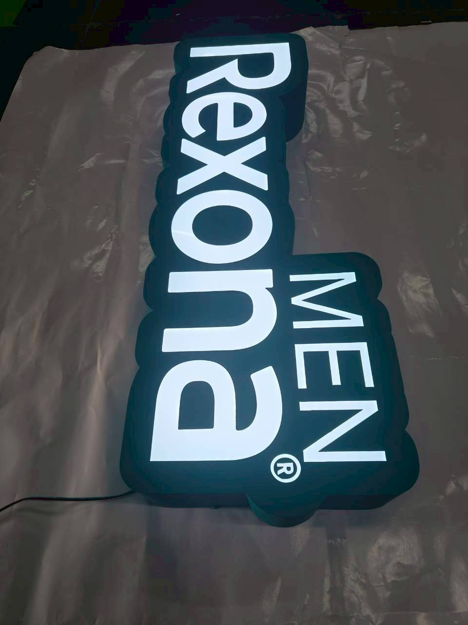 ป้ายกล่องไฟไดคัท Rexona ป้ายไฟโลโก้ไดคัท