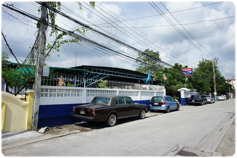 ที่ดินใจกลางเมือง สี่เหลี่ยมสวย อยู่ในซอยพัฒนาการ 13 เนื้อที่ 400ตรว. อยู่ในพื้นที่เงียบสงบและปลอดภัย
