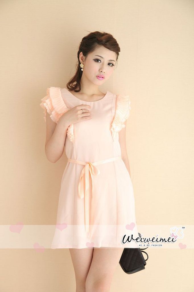 มินิเดรสผ้าไหมสีโอรส แขนเสื้อแต่งด้วยผ้าชีฟองอัดพลีต แขนบ่าล้ำ ส่งฟรี ems