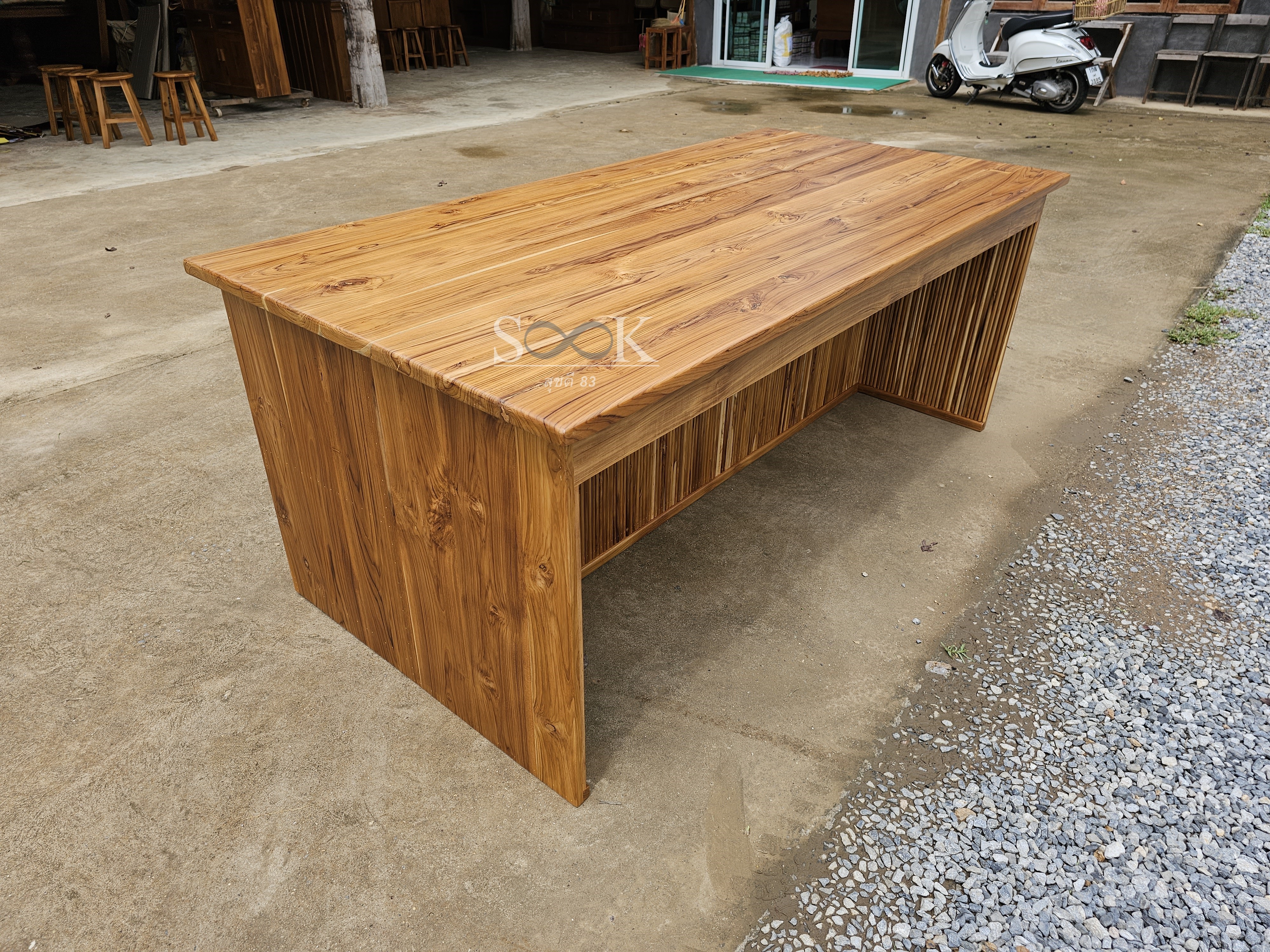 โต๊ะเคาน์เตอร์ไอส์แลนด์ชั้นวางของ