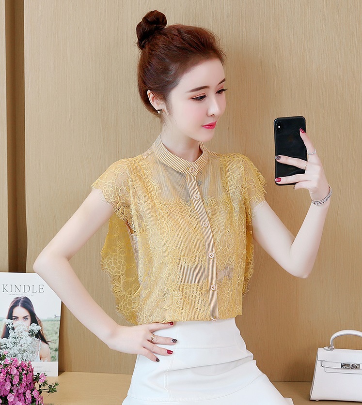 เสื้อสีเหลือง ผ้าโพลีเอสเตอร์ผสม ลายทาง ขาวเหลือง ไหล่บ่าล้ำ ส่งฟรี ems
