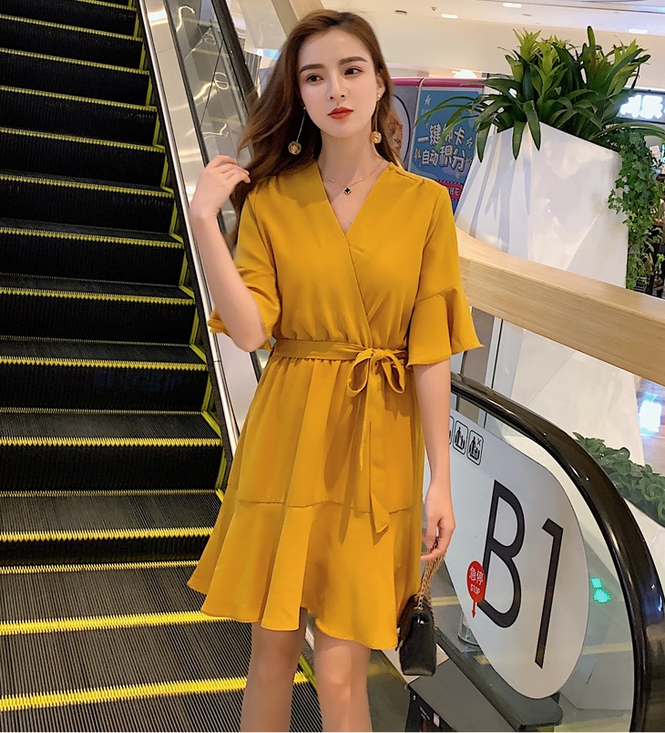 ชุดเดรสสีเหลือง ผ้าคอตตอนผสม คอวี แขนเสื้อทรงระบาย ส่งฟรี ems