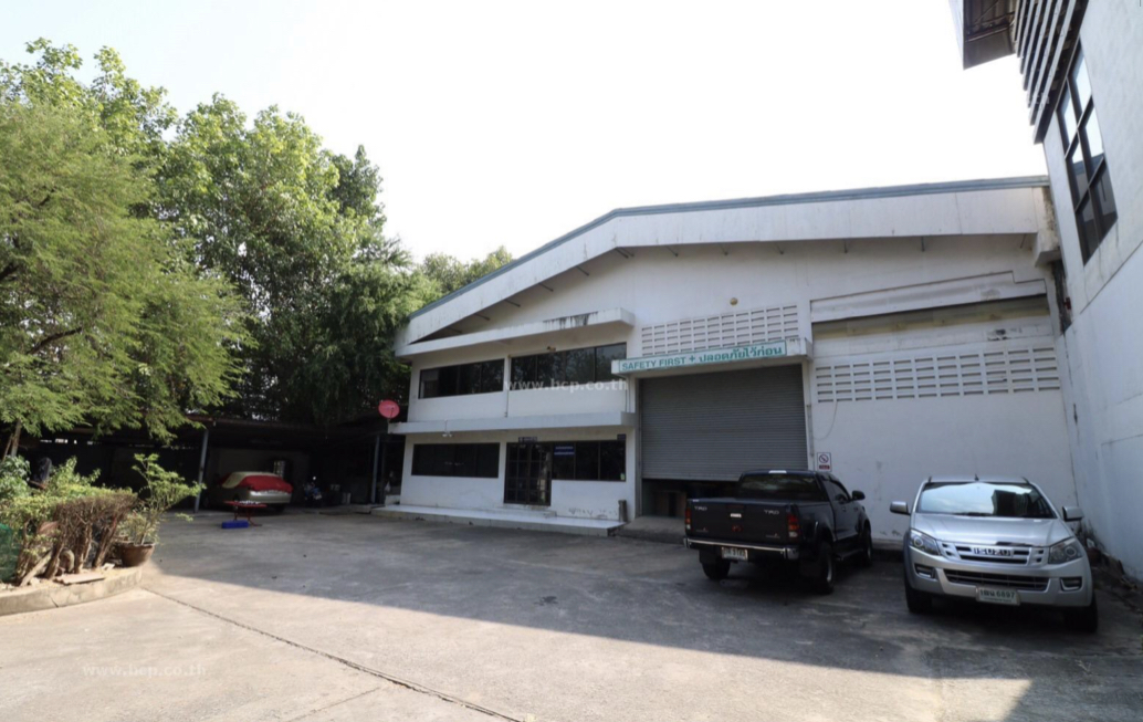 ที่ดินเปล่า พร้อมโรงงาน ซอยท่านผู้หญิง ถนนเทพารักษ์ สมุทรปราการ