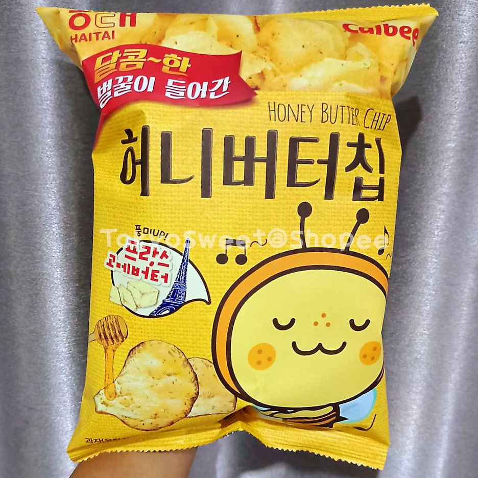 Calbee Honey Butter Chip 60 G. ฮันนี่บัตเตอร์ชิพ ฮันนี่บัตเตอร์ชิพ มันฝรั่งรสน้ำผึ้งกับเนย หอมหวานอร่อย มันฝรั่งเกาหลี Original ขนาด 60 กรัม