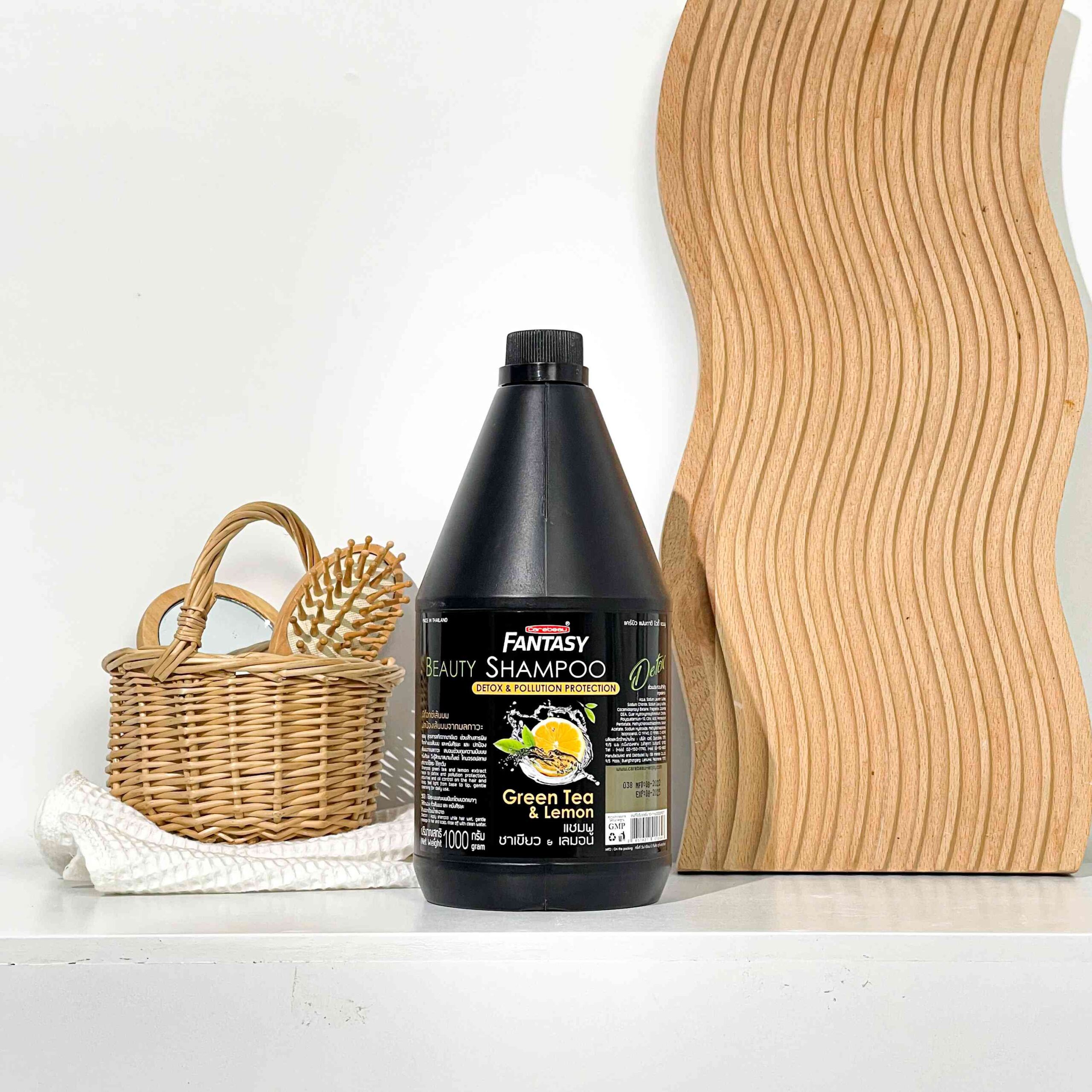 Carebeau Fantasy Beauty Shampoo Green Tea & Lemon 1000 ml. แคร์บิวแฟนตาซี บิวตี้ แชมพู สูตรชาเขียว & เลม่อน 1000 มล.