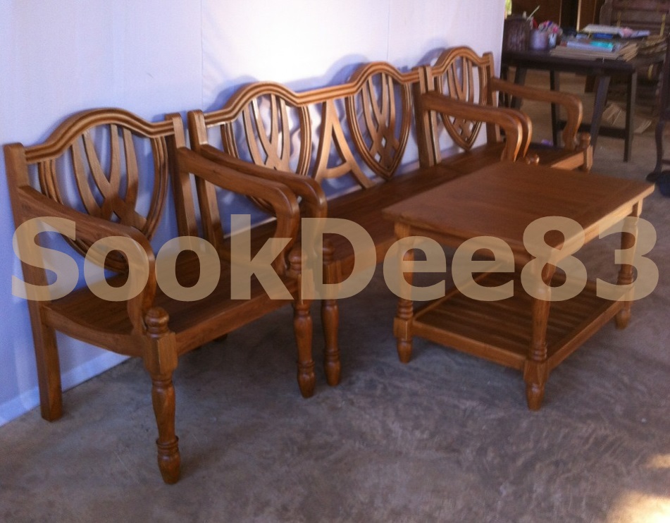 ชุดรับแขกมงกุฏ