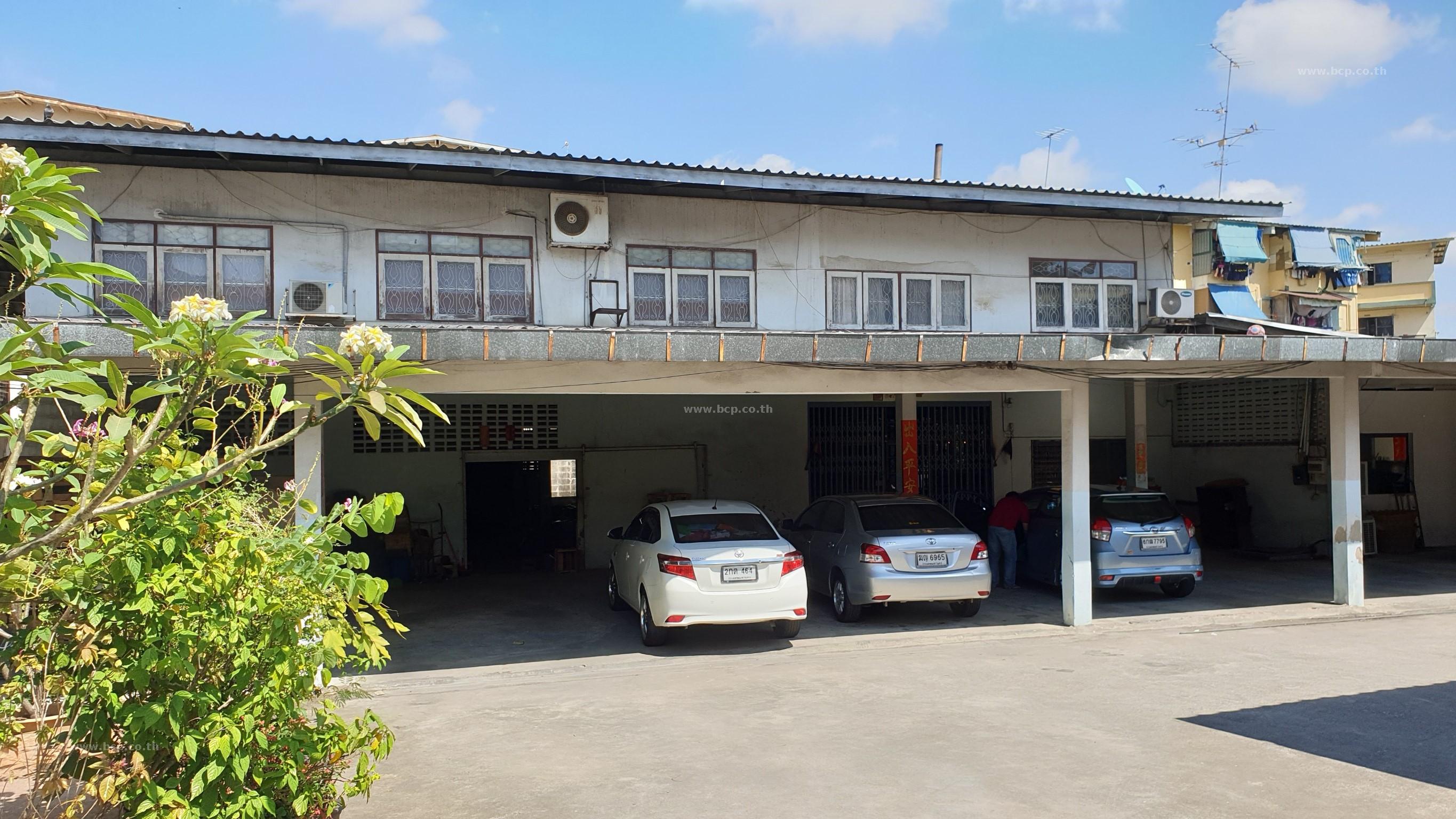 ขายที่ดินพร้อมสิ่งปลูกสร้าง มี 2 แปลง ซอยสุขสวัสดิ์ 68