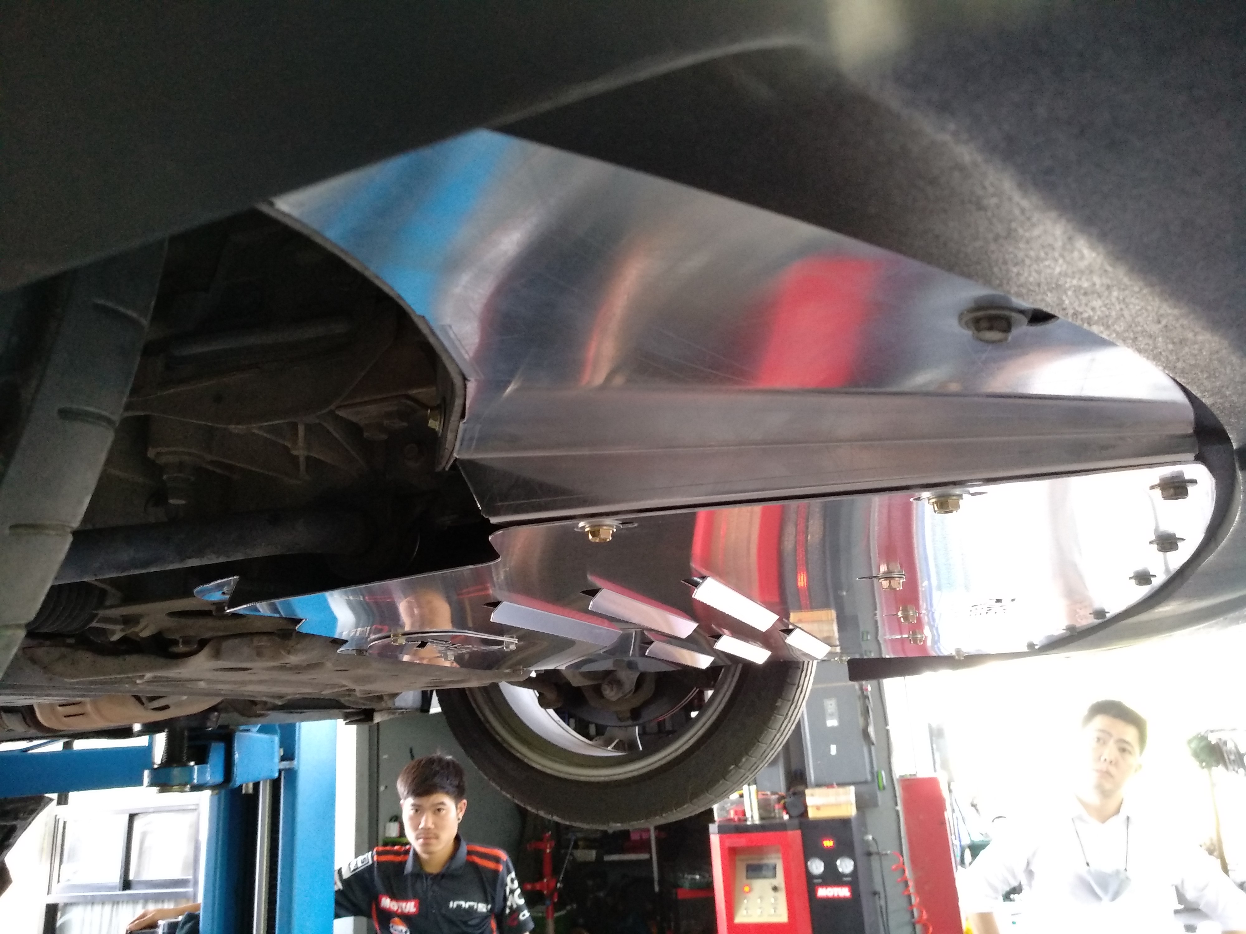 แผ่นปิดใต้ห้องเครื่องอลูมิเนียม Nissan 370Z Nismo Version Raceplate_Undertray