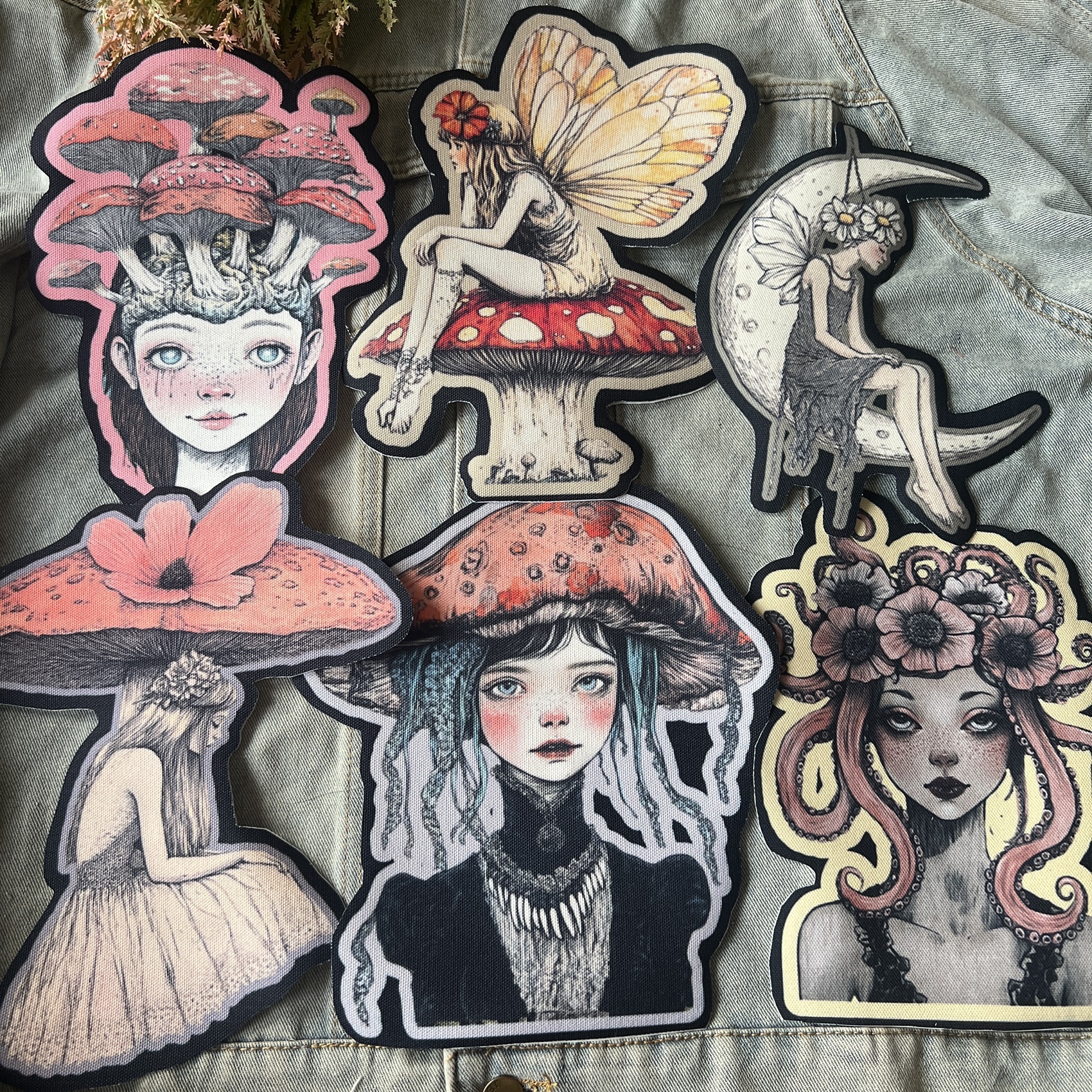 ตัวรีดติดเสื้อ Quirky Dolls ผ้าแคนวาสพิมพ์ลาย ตกแต่งเสื้อผ้า Canvas Iron on Patch