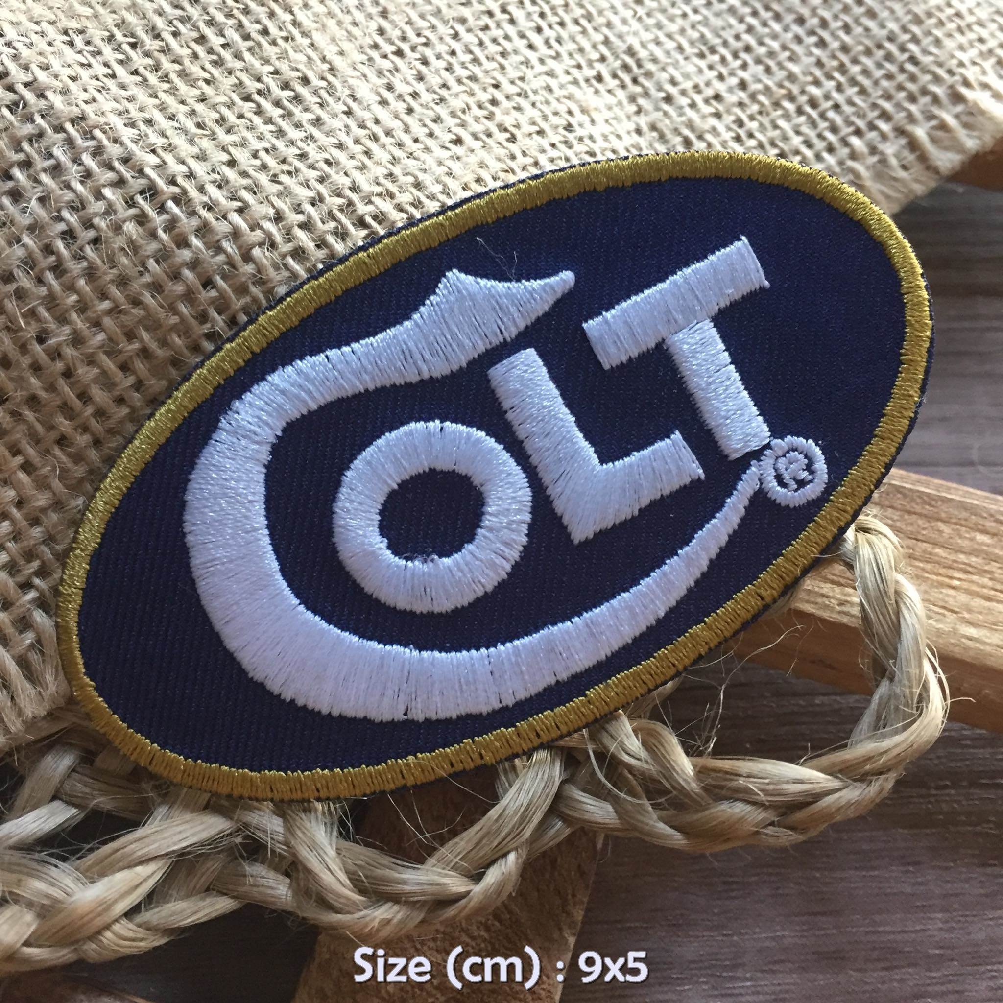 Colt ลายยี่ห้อปืน ตัวรีดติดเสื้อ อาร์มรีด อาร์มปัก ตกแต่งเสื้อผ้า หมวก กระเป๋า แจ๊คเก็ตยีนส์ Badge Embroidered Iron on Patch