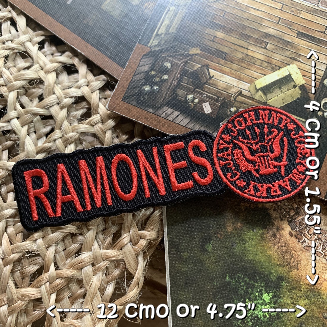 Ramones วงดนตรี ร็อค เฮฟวี่เมทัล พังค์ ตัวรีดแบบปัก อาร์มปัก ตัวรีดติดเสื้อ ตัวรีด ติดกระเป๋า ติดหมวก ติดแจ๊คเก็ต Rock Iron on Embroidered Patch