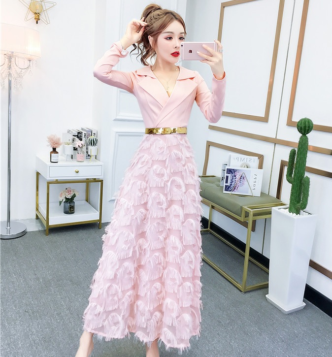 ชุดเดรสสีชมพูออกงาน ไซน์คอปกขนาดใหญ่ มีเข็มขัดสีทองเงาๆๆ ให้เหมือนแบบ ส่งฟรี