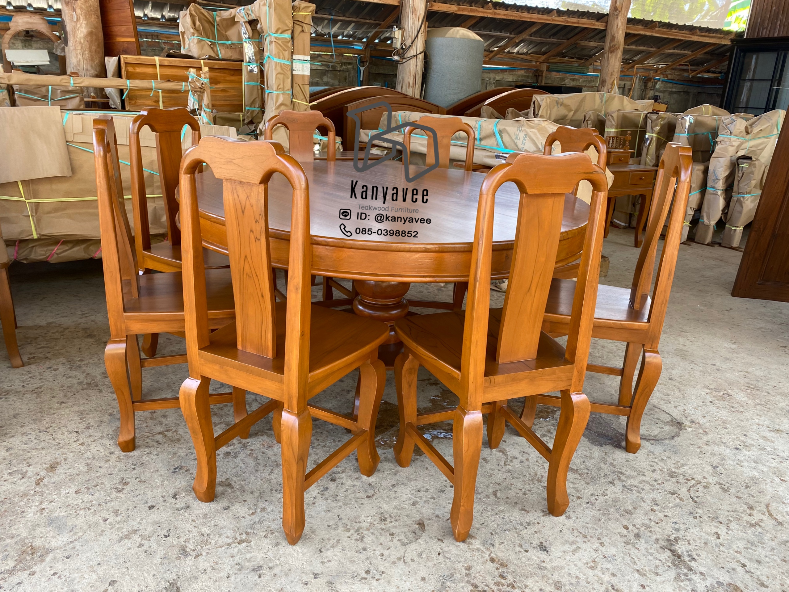 โต๊ะอาหารกลมขากลึง 8 ที่นั่งไม้สัก