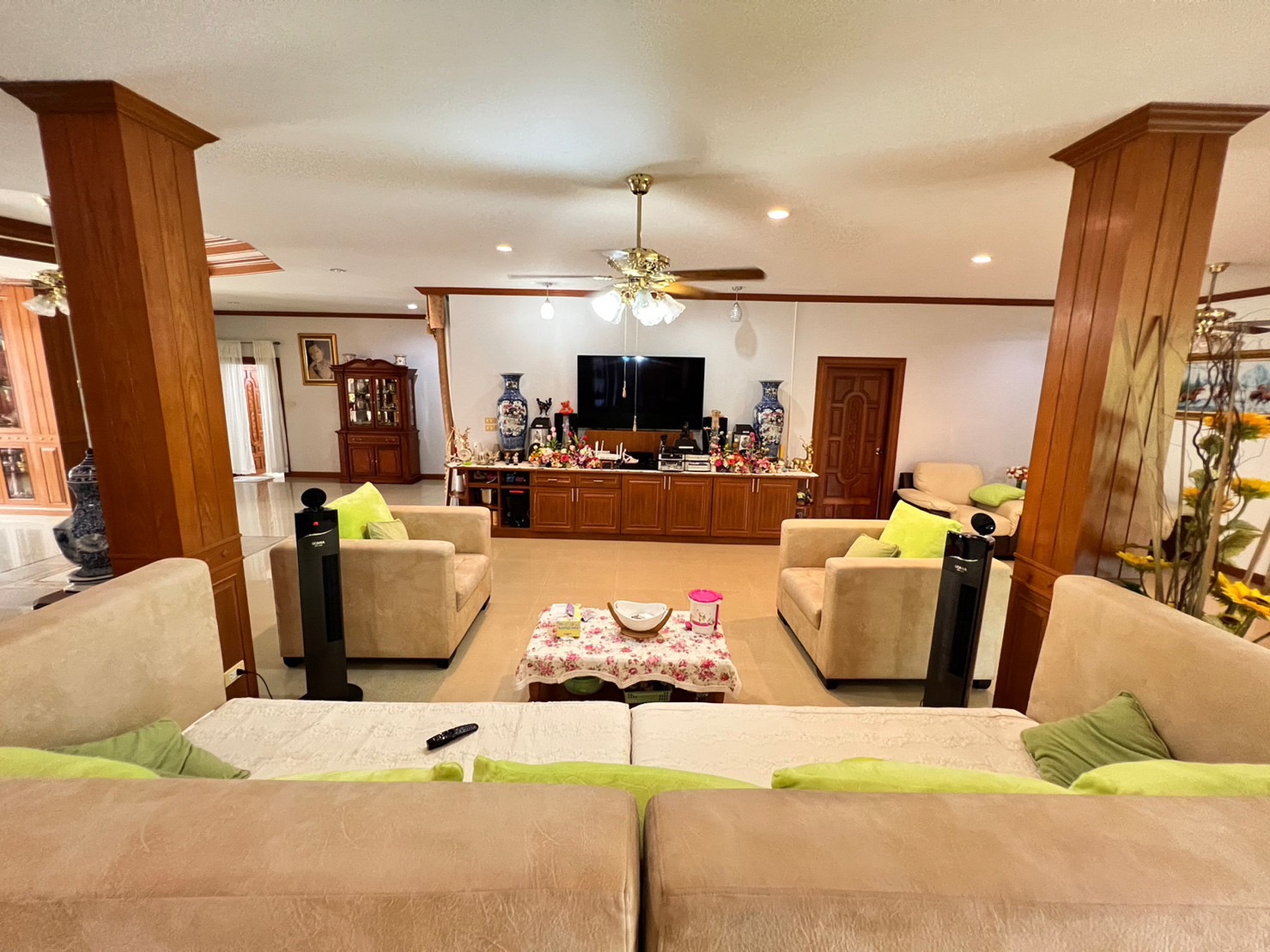 ขาย บ้านเดี่ยว ปลูกสร้างเองหลังใหญ่ สไตล์โมเดิร์น เขาตาโล อำเภอบางละมุง ชลบุรี