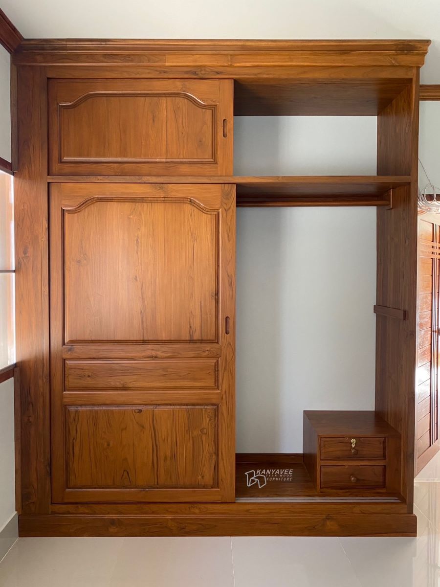 ตู้เสื้อผ้าบิ้วอินไม้สัก
