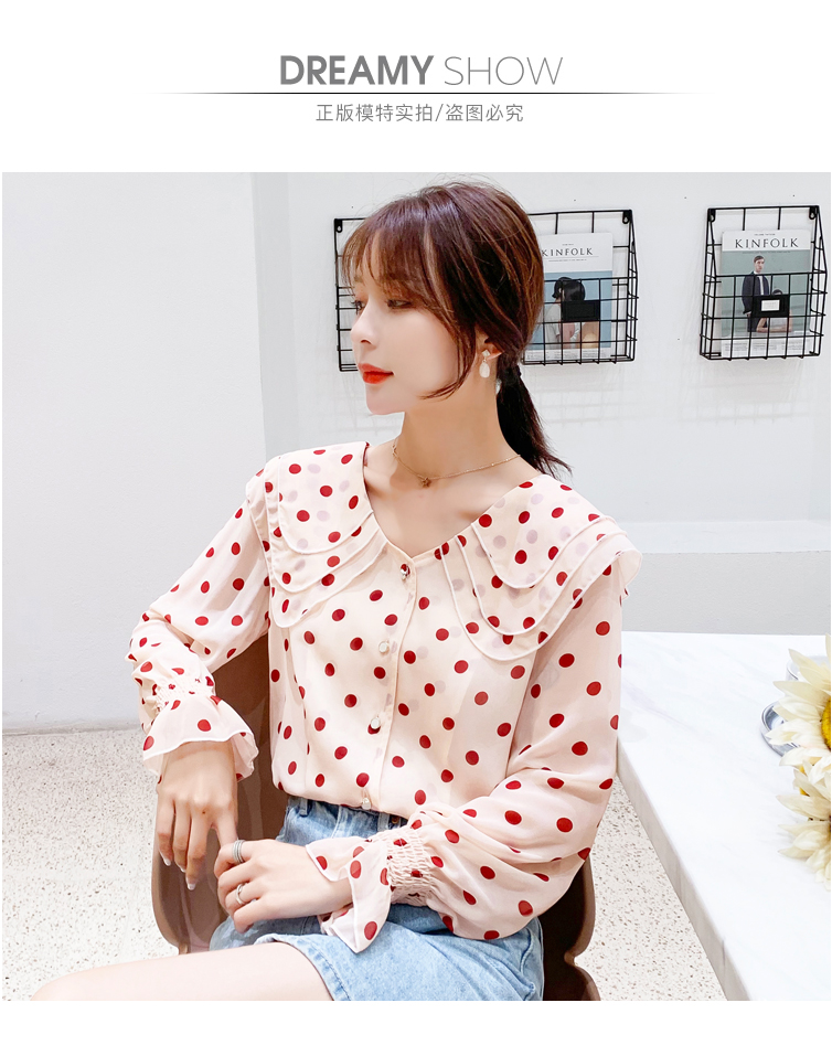 เสื้อสีครีมลายจุดสีแดง เสื้อใส่ทำงานสวยๆๆ ส่งฟรี ems