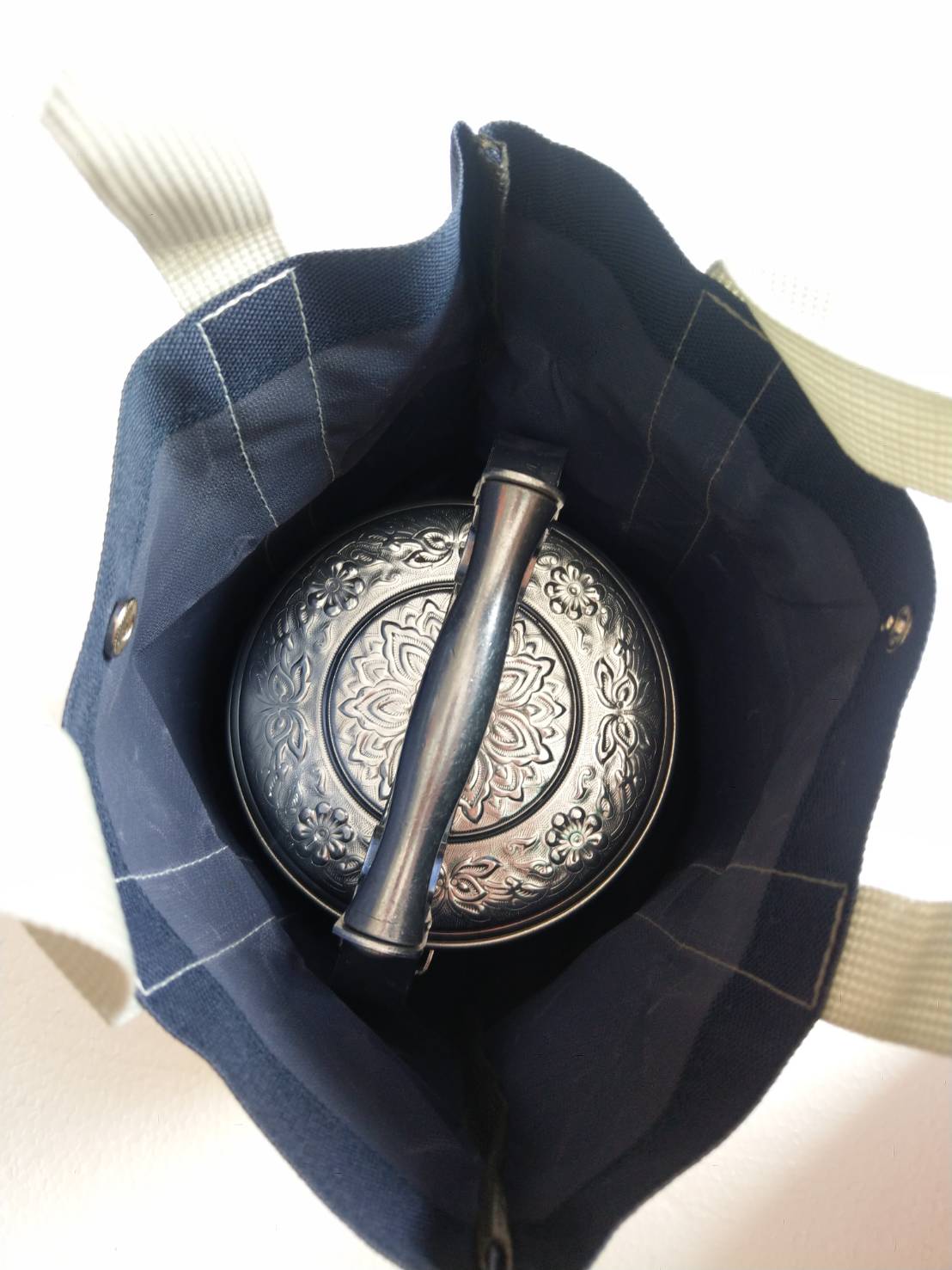 ปิ่นโตลายไทย 14 ซม. 2 ชั้น พร้อมกระเป๋าผ้า ตราจระเข้