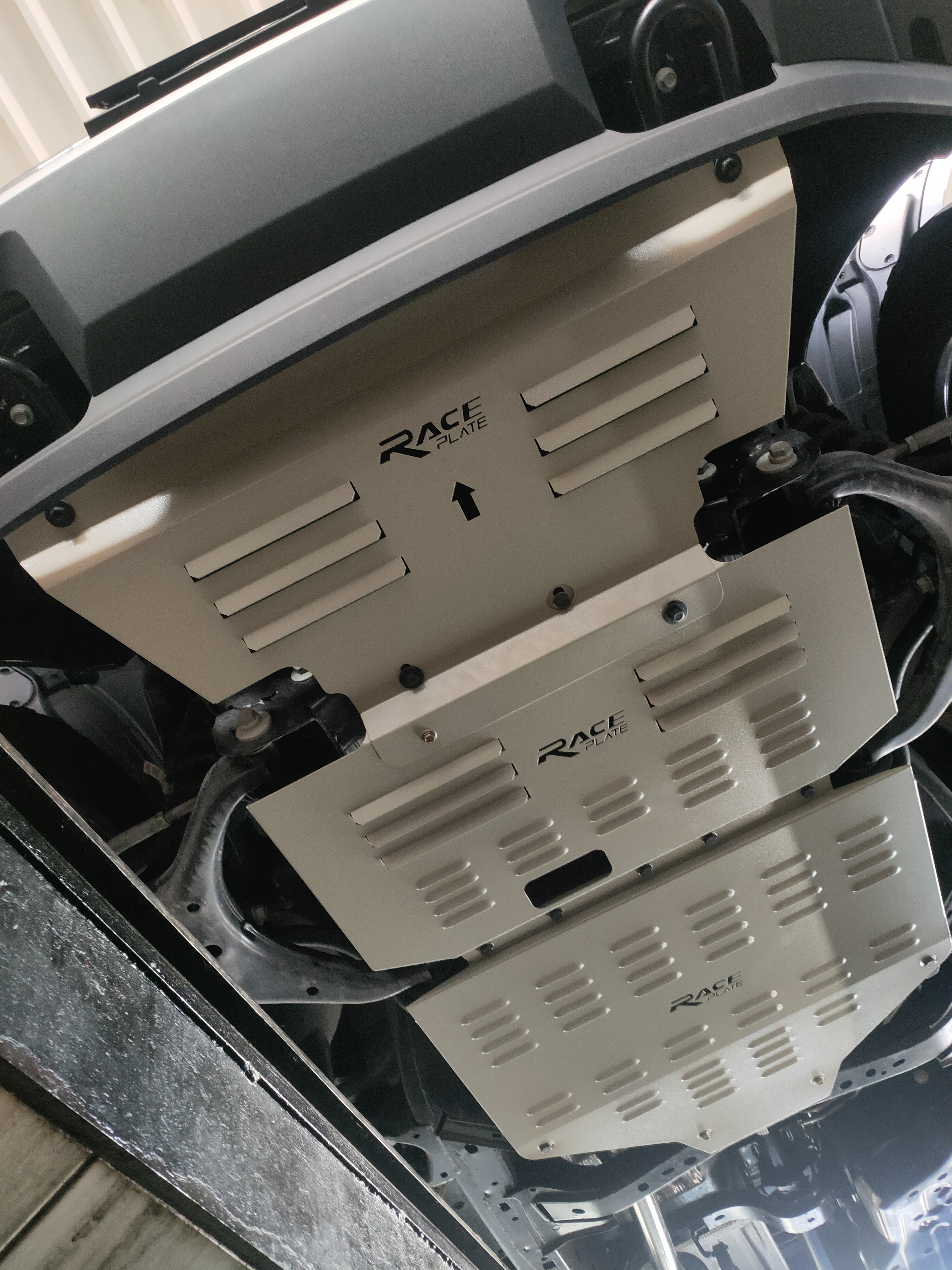 แผ่นปิดใต้ห้องเครื่องอลูมิเนียม Ford Ranger Next-gen Raptor, Everest 2022 Raceplate_Undertray