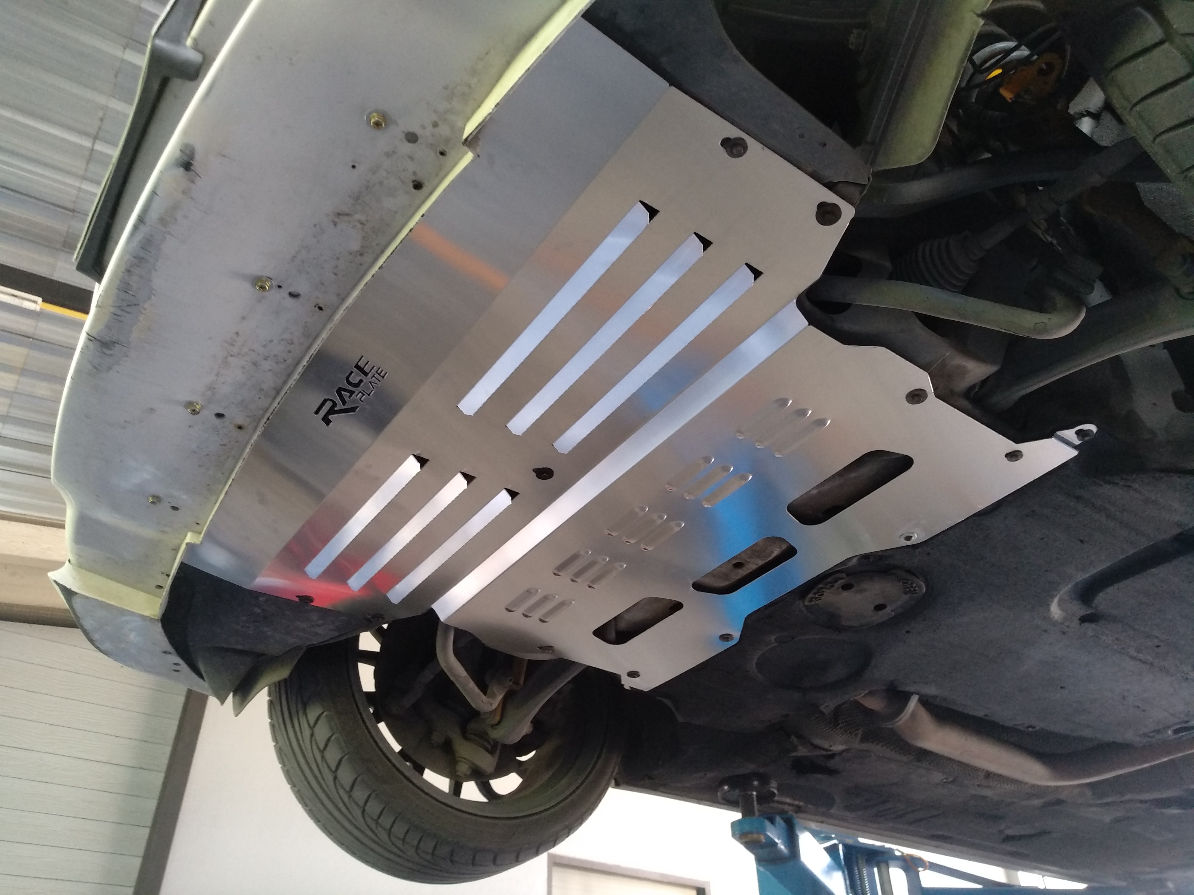 แผ่นปิดใต้ห้องเครื่องอลูมิเนียม BMW F10 Raceplate_Undertray