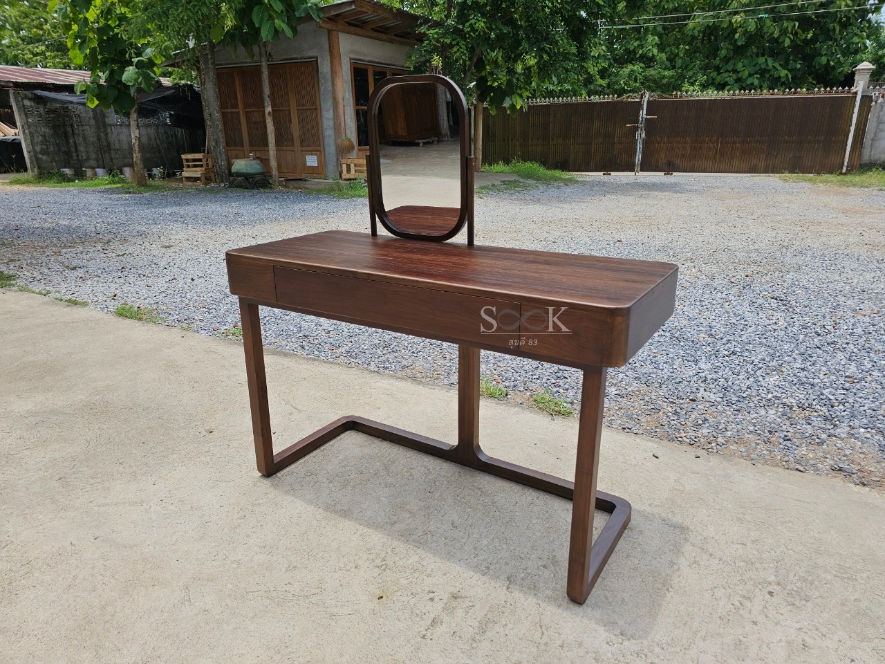 โต๊ะเครื่องแป้งมินิมอลโมเดิร์น (สีสัก)