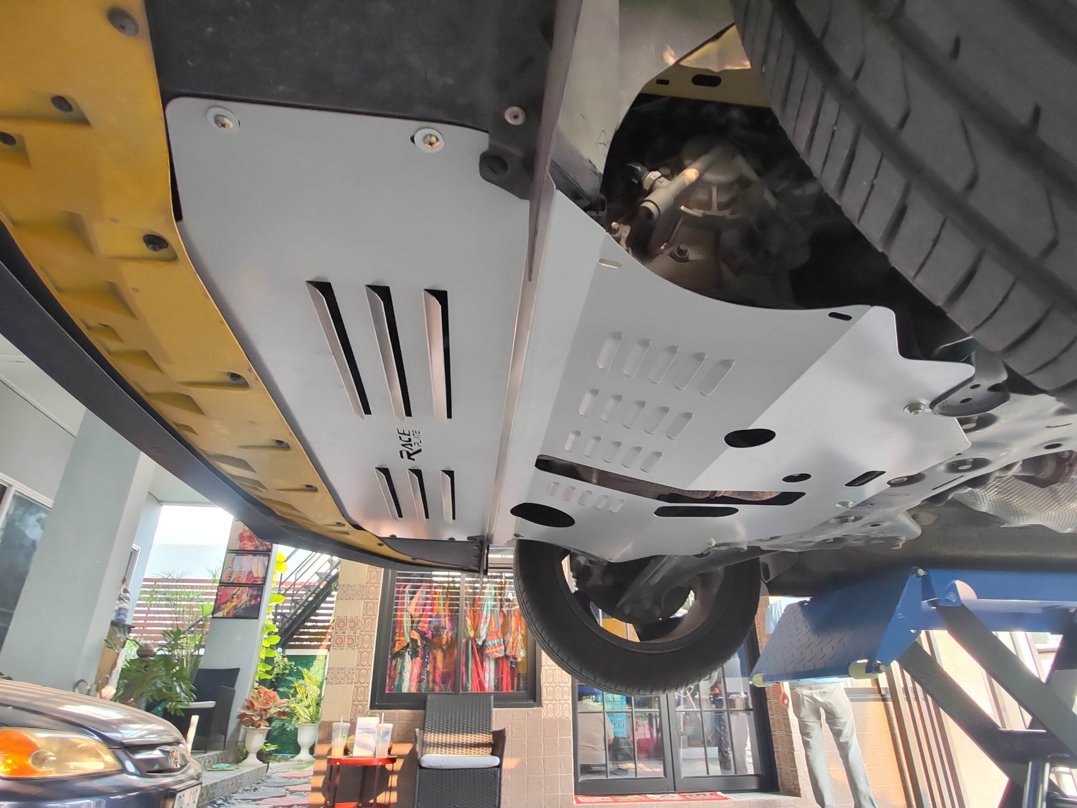 แผ่นปิดใต้ห้องเครื่องอลูมิเนียม MG5 2020-2023 Raceplate_Undertray