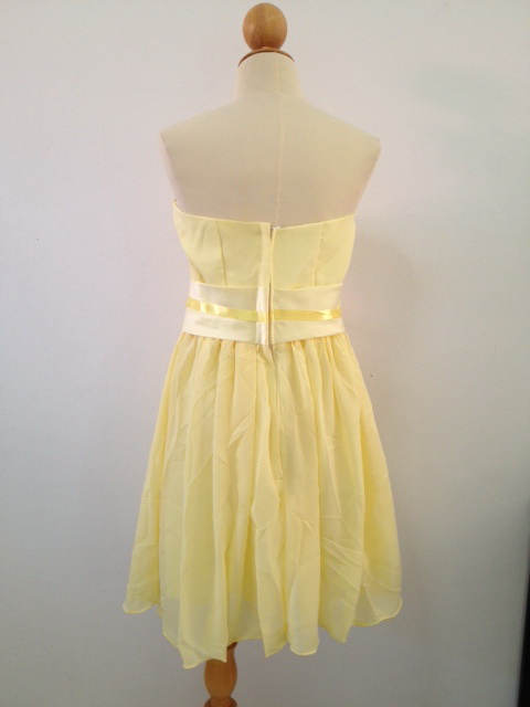 ชุดเดรสเกาะอก ผ้าชีฟองเนื้อดีสีเหลือง ส่งฟรี ems