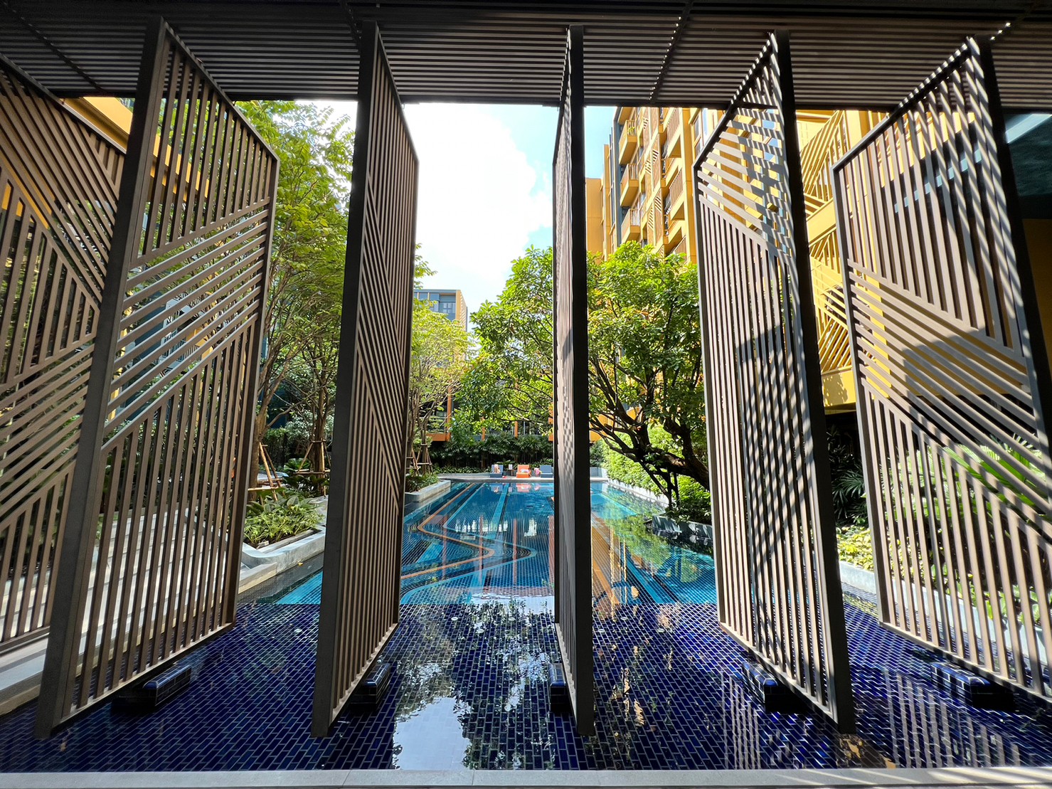 ขายเดอะ เบส สุขุมวิท 50 ขนาด 2 ห้องนอน บีทีเอส อ่อนนุช