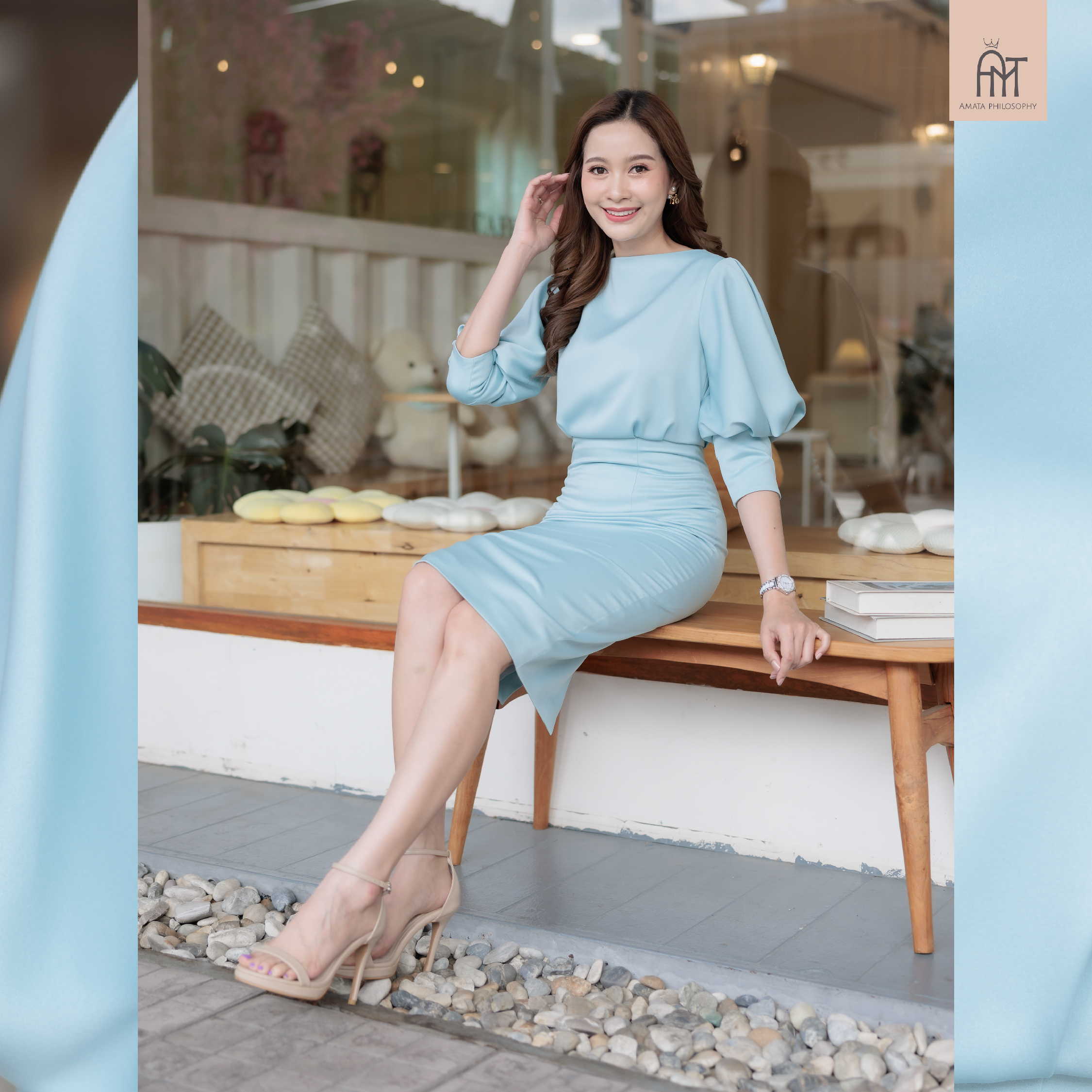 AMATA เดรสแขนพอง สีฟ้า