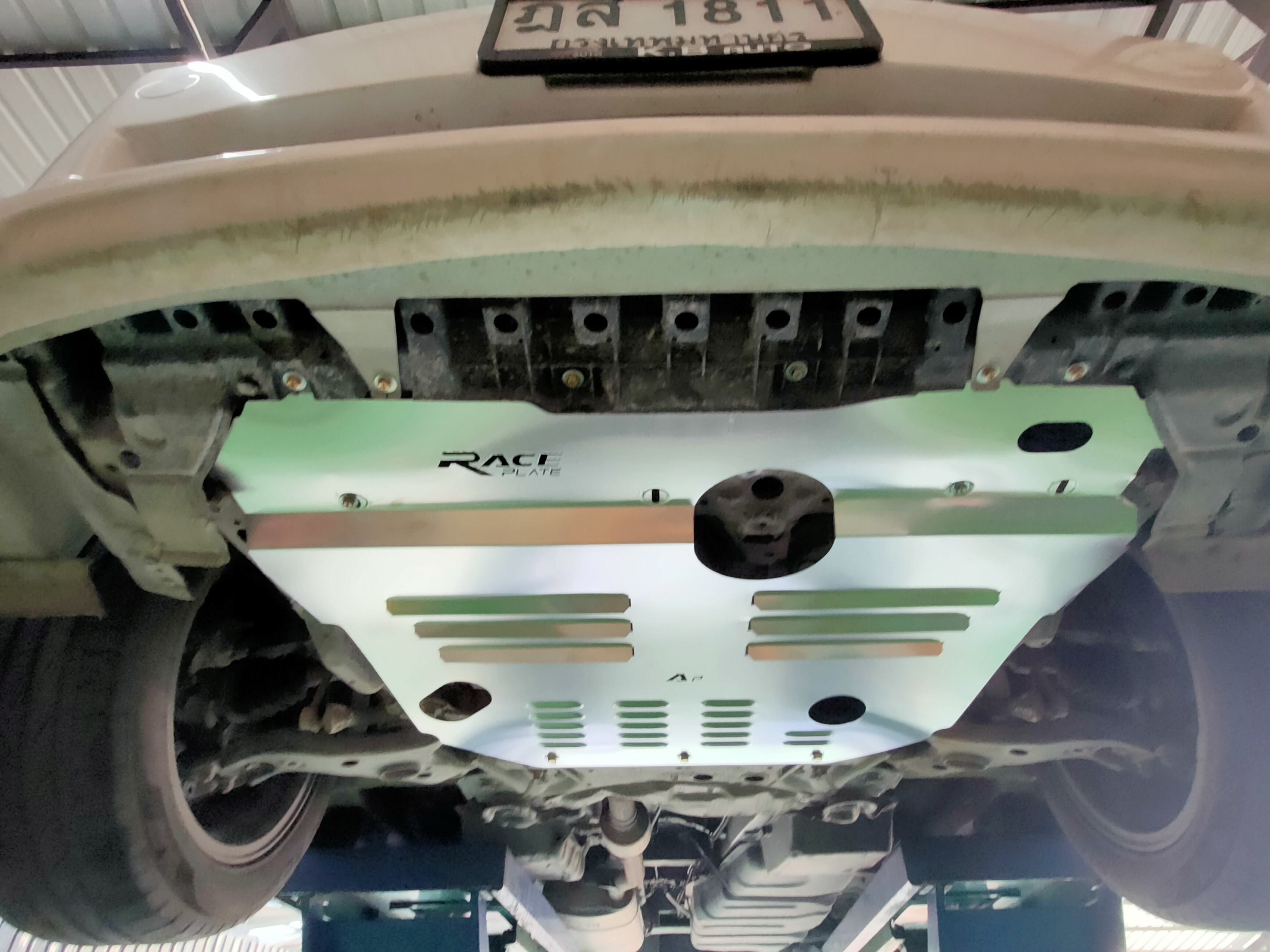แผ่นปิดใต้ห้องเครื่องอลูมิเนียม Toyota Alphard 20 Raceplate_Undertray