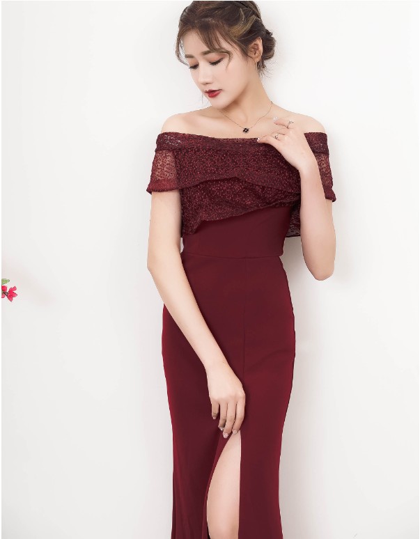 ชุดราตรีสีไวน์แดง ดีไซน์เปิดไหล่ ปิดต้นแขน ส่งฟรี ems