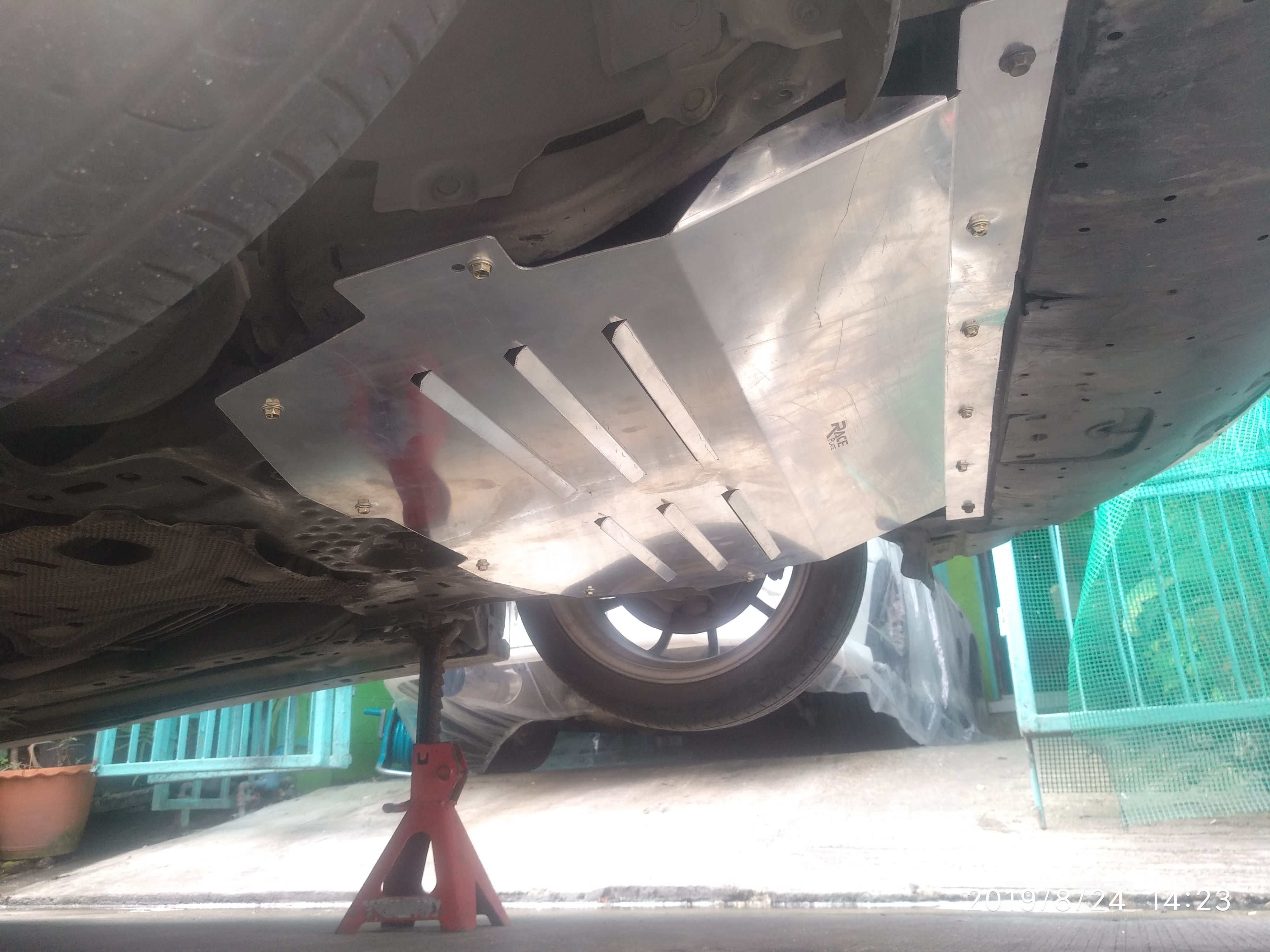 แผ่นปิดใต้ห้องเครื่องอลูมิเนียม Mazda 2 Sky Raceplate_Undertray