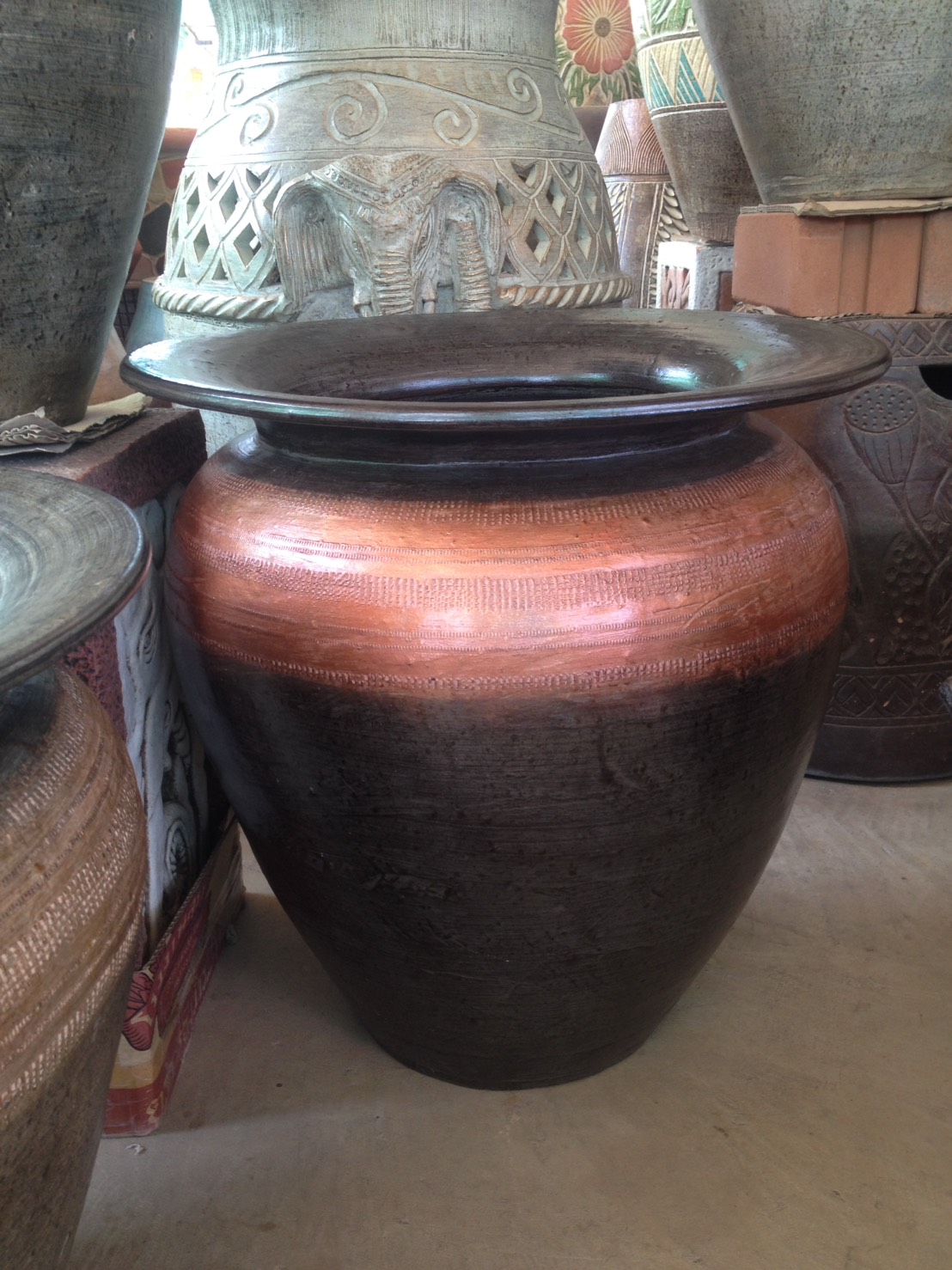 อ่างบัวทรงสูง