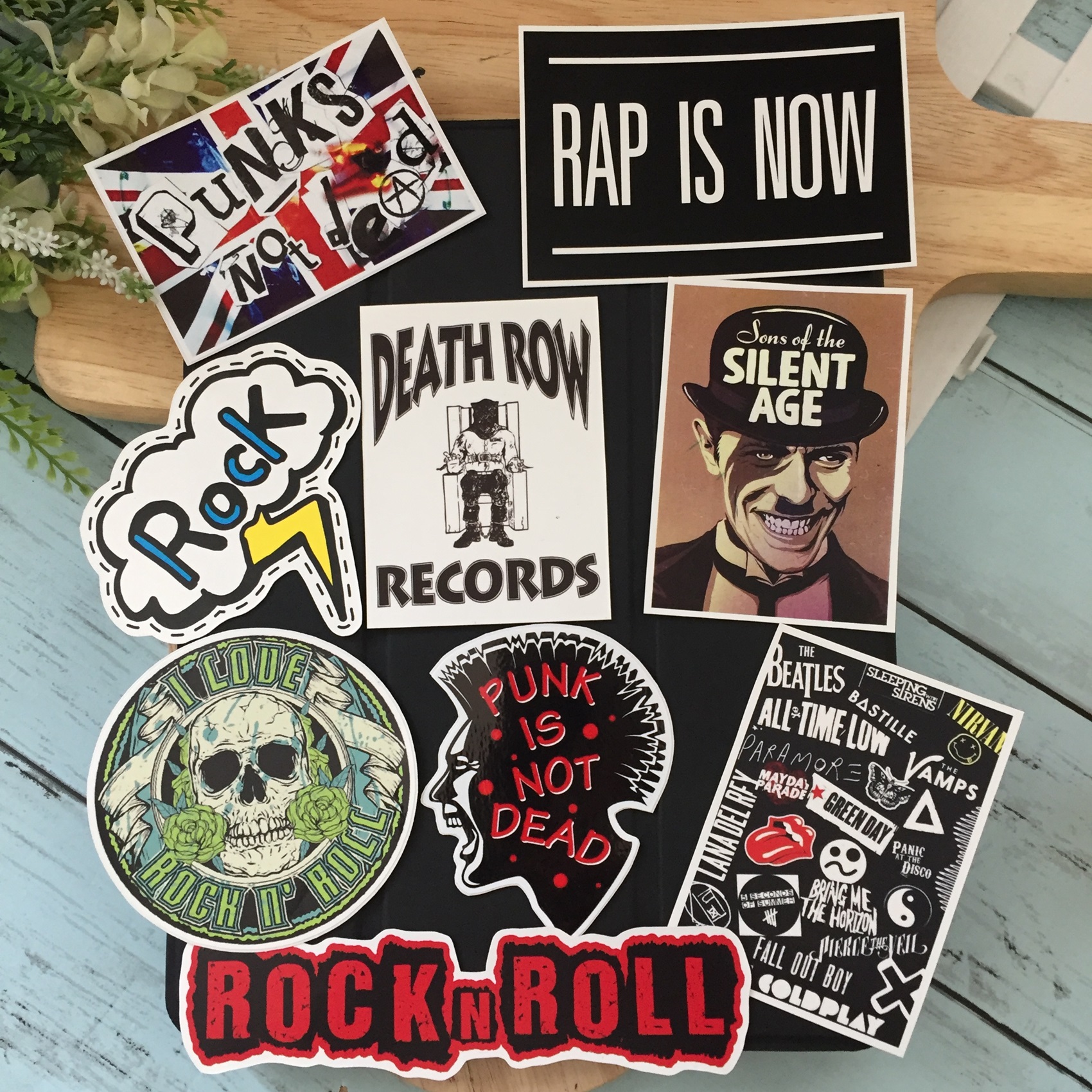 Rock and Roll พังค์ สติกเกอร์ เคลือบกันน้ำ ติดกระเป๋าเดินทาง มอเตอร์ไซด์ Laptop เคสโทรศัพท์ กระบอกน้ำ Waterproof Decal Sticker