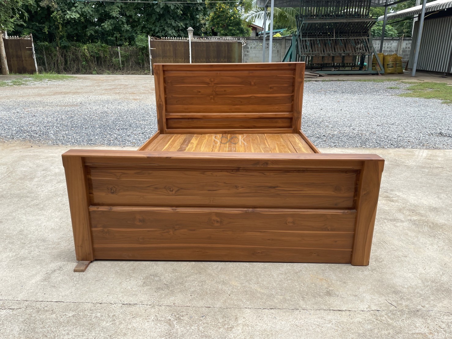 เตียงหัวทึบพื้นทึบ