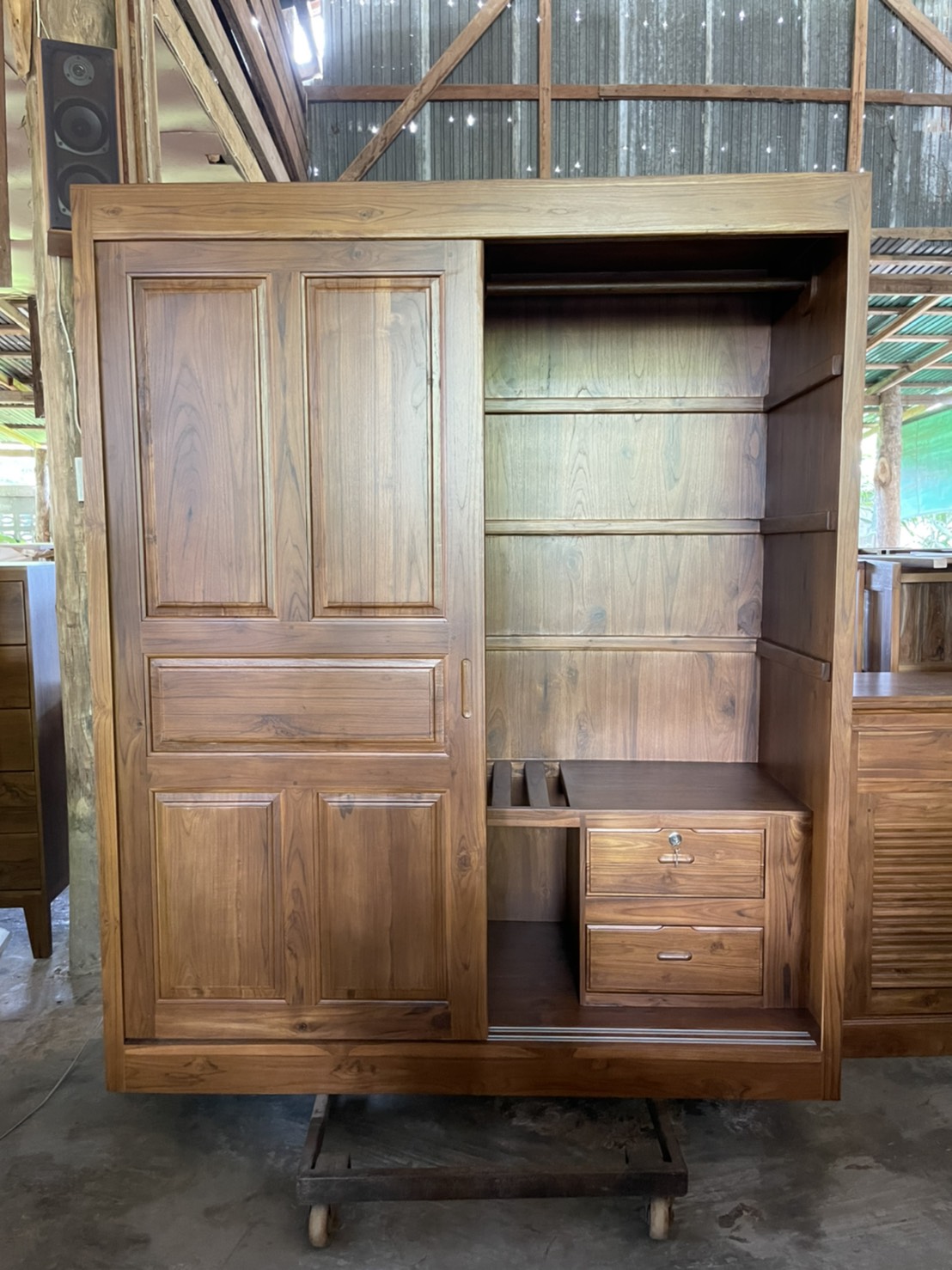 ตู้เสื้อผ้าโมเดิร์นบานเลื่อน ยาว 1.5 ม. สูง 1.8 ม.